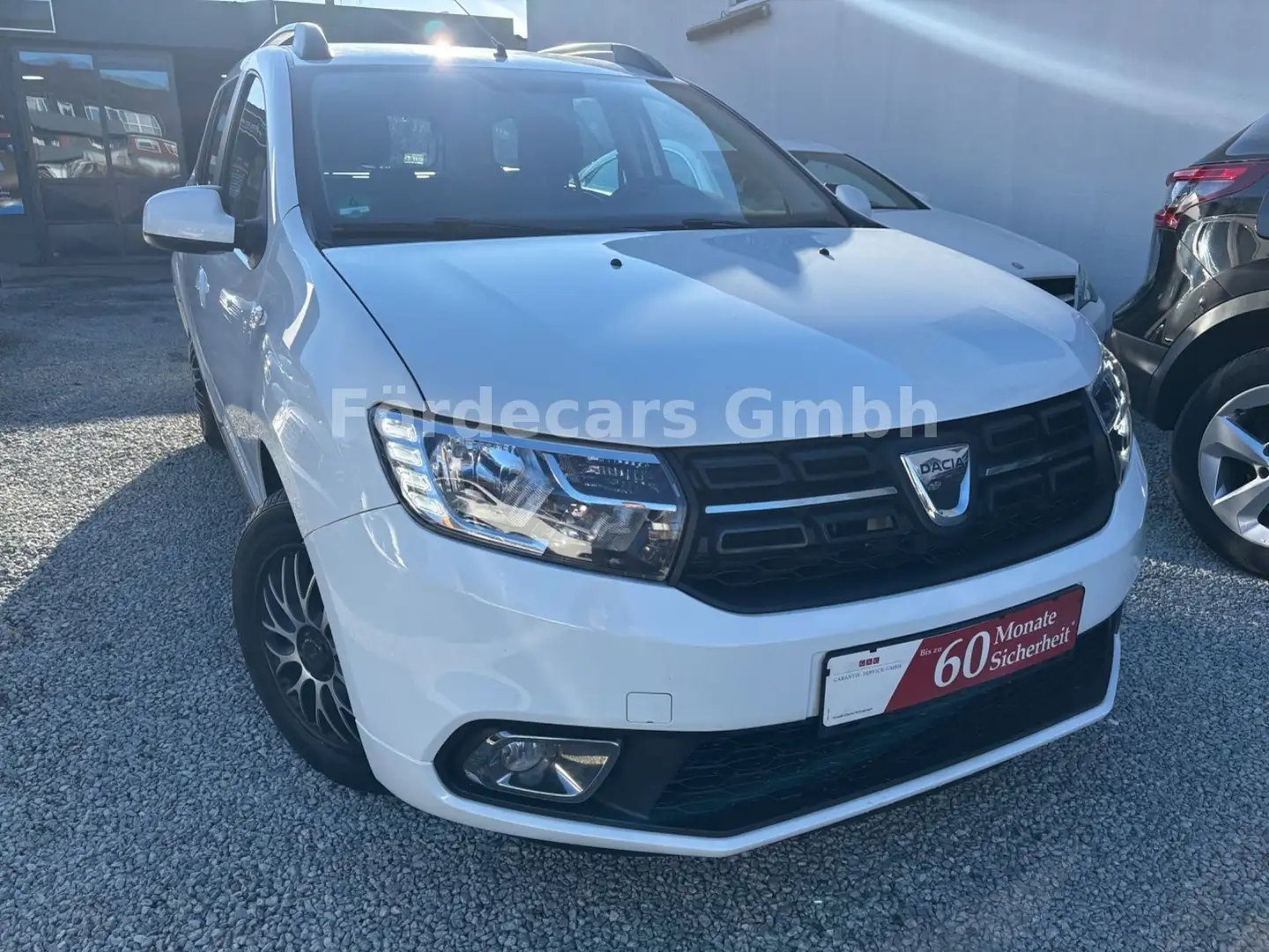 Dacia Logan MCV II Kombi Laureate Navi*PDC*AHK* Weiß - 2