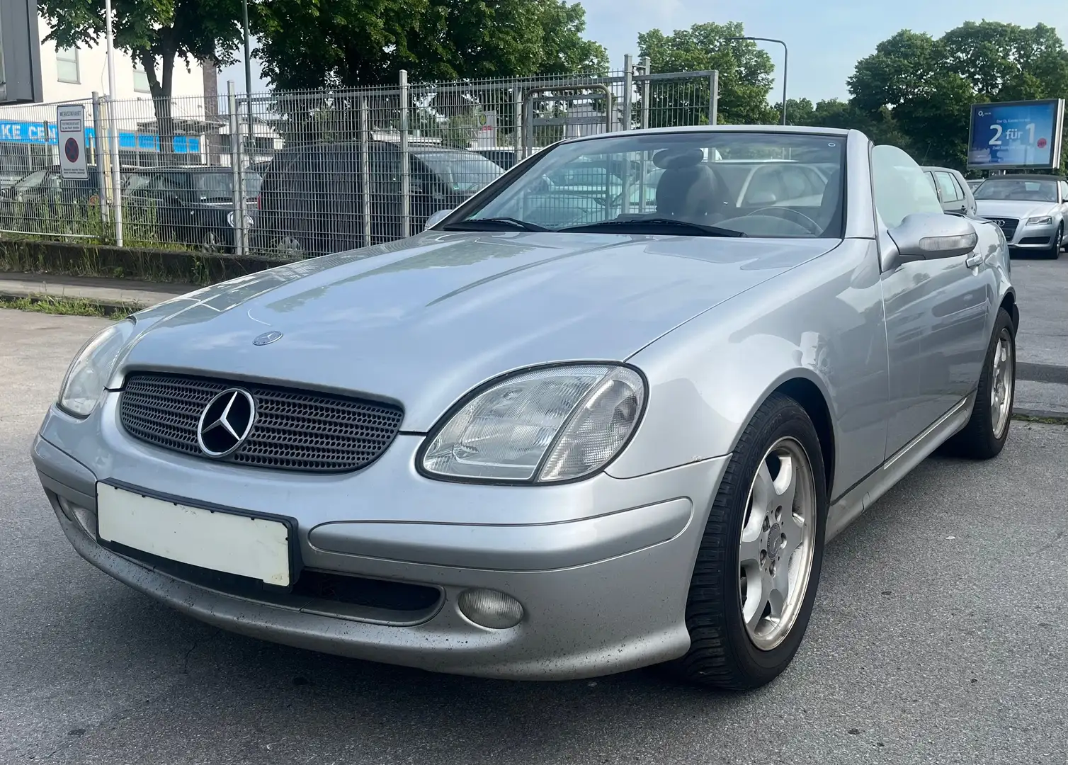 Mercedes-Benz SLK 200 SLK 200 Kompressor TÜV AU 01/2025 Cabrio Grau - 1