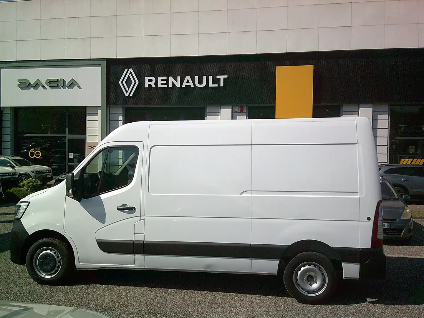 Renault MASTER T35 2.3dCi 135 cv L2 H2 ICE Plus Wit - 2