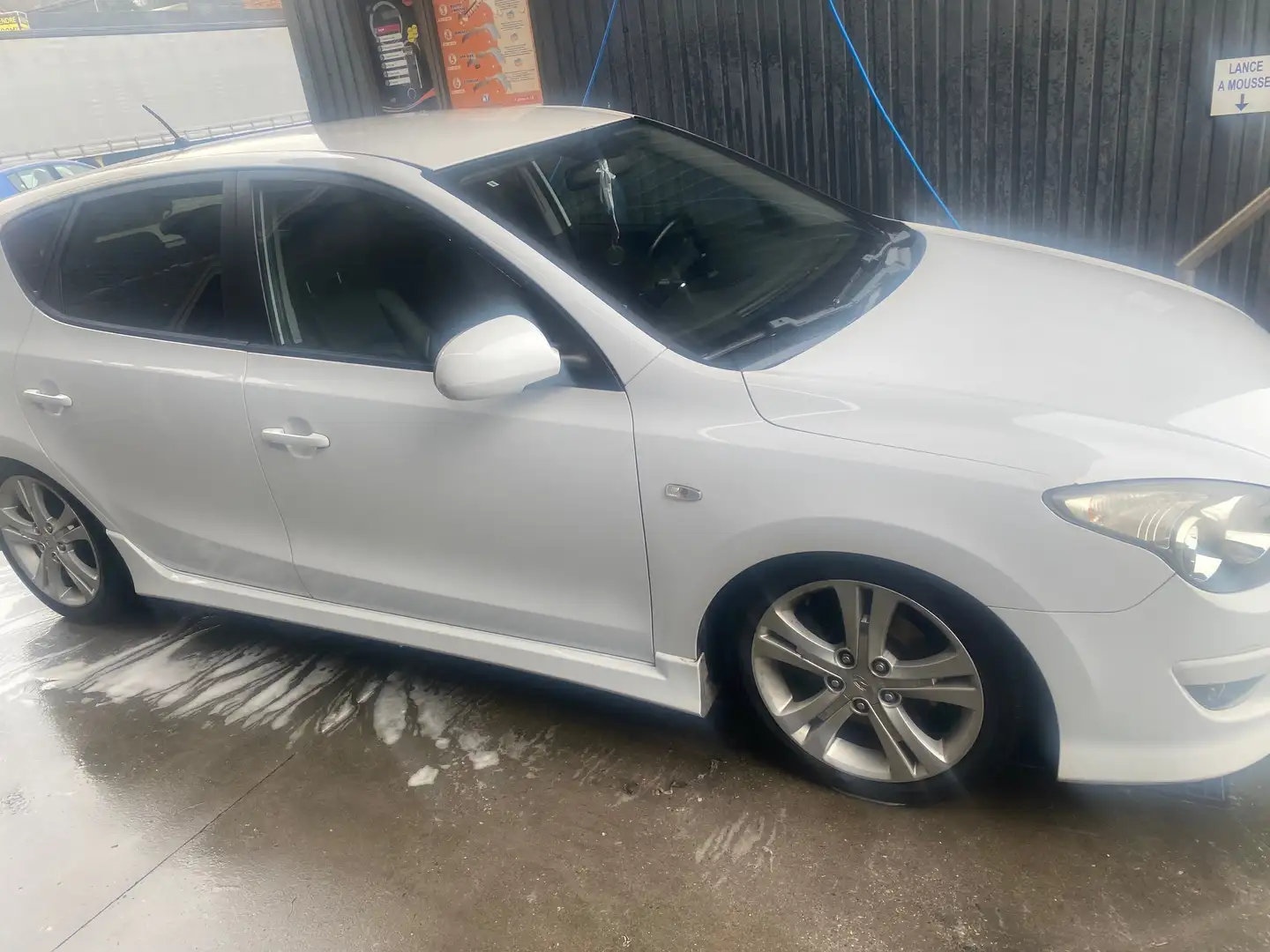 Hyundai i30 i30 1.6 CRDi U2 Blue Comfort ISG Stop Blanc - 1