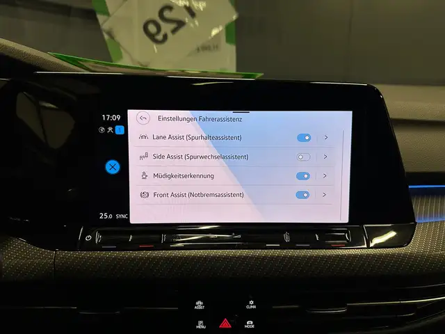 Volkswagen Golf view 26