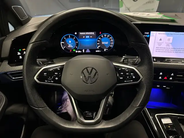 Volkswagen Golf view 17