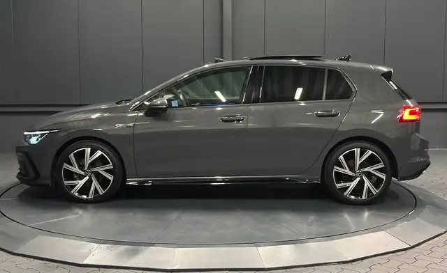 Volkswagen Golf view 2