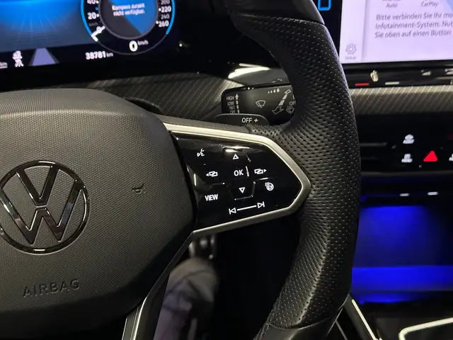 Volkswagen Golf view 19