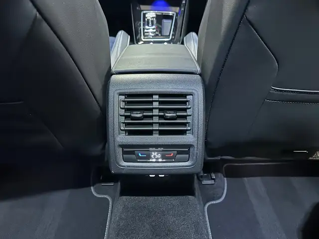 Volkswagen Golf view 30