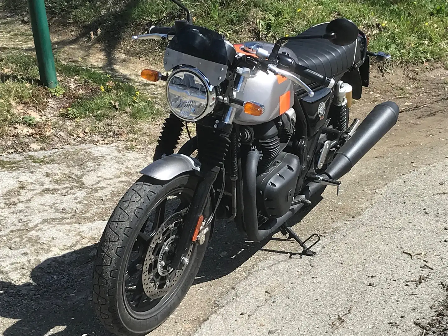 Royal Enfield Continental GT Argintiu - 2