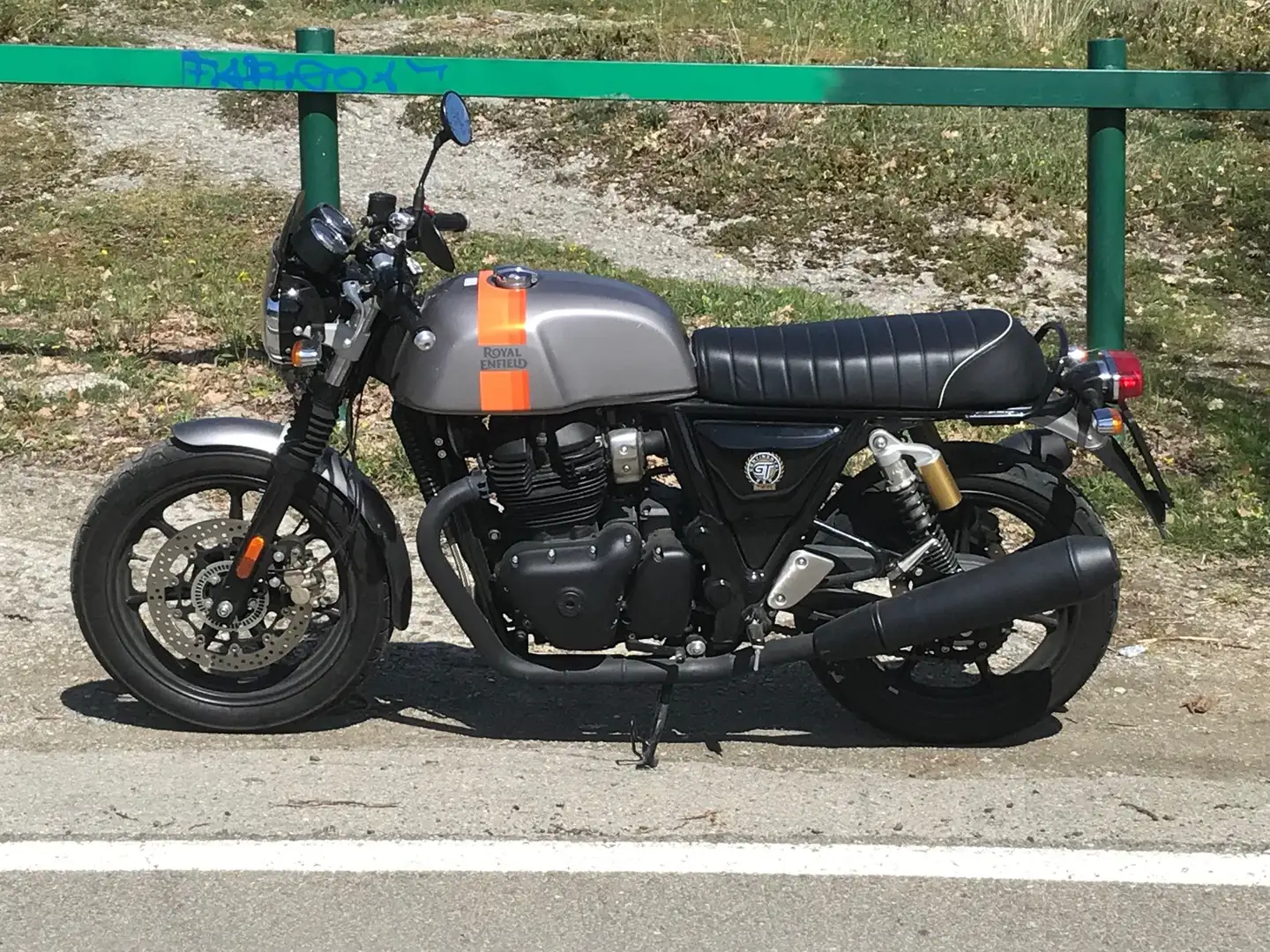Royal Enfield Continental GT Argintiu - 1