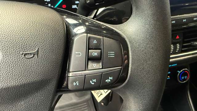 Ford Fiesta — photo 16