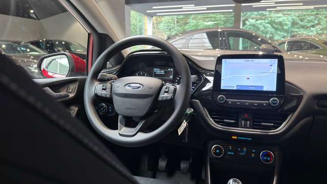 Ford Fiesta — photo 10