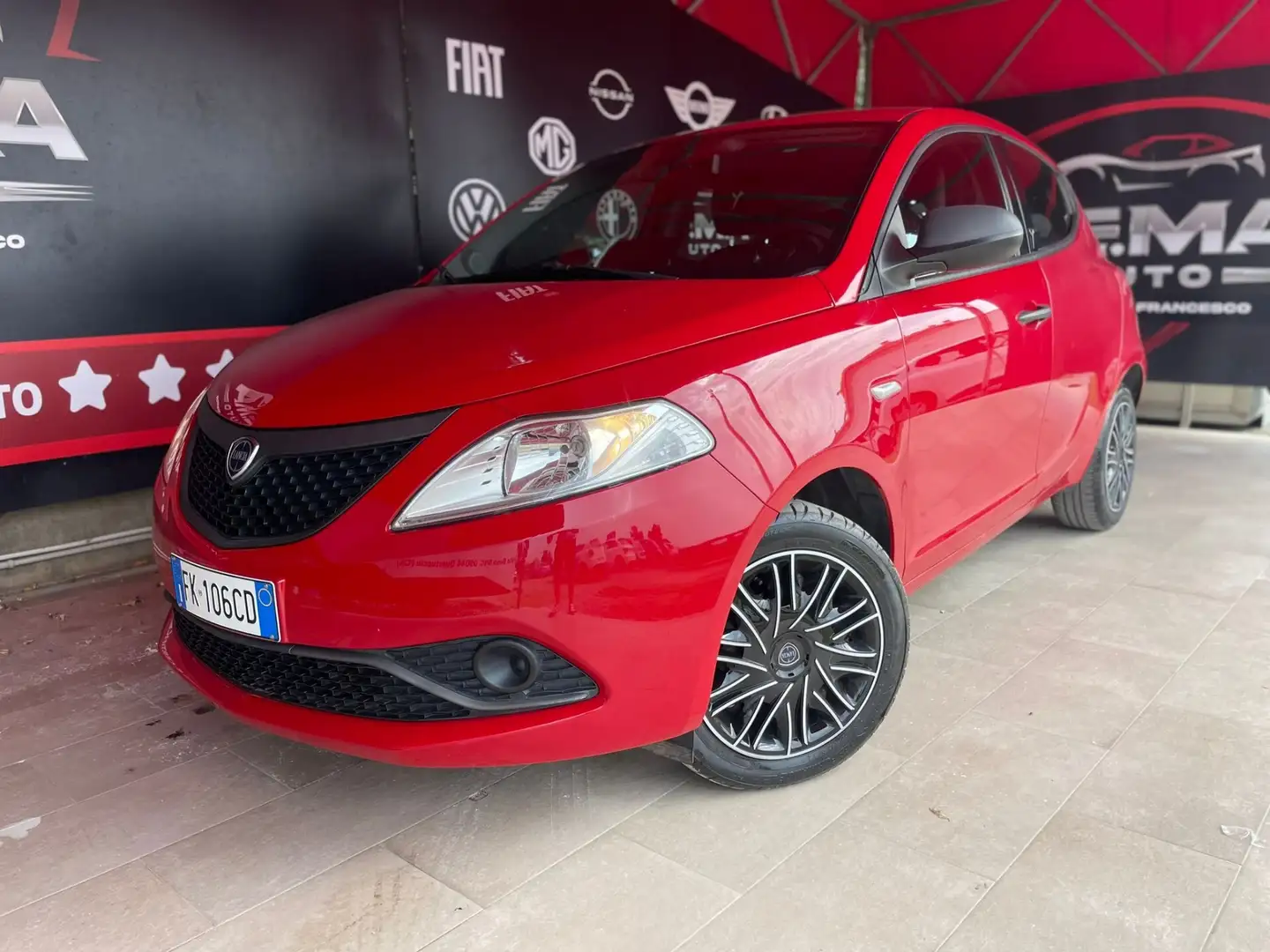 Lancia Ypsilon 1.2 69 CV 5 porte Gold Rosso - 1