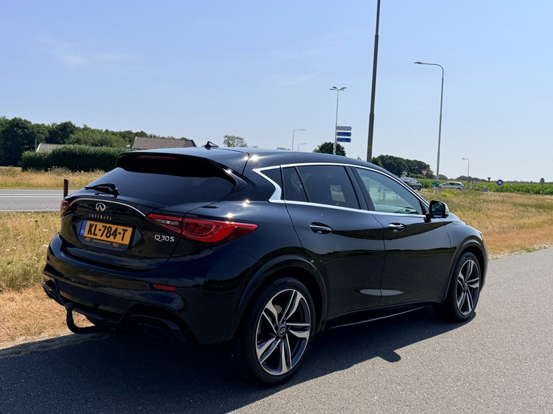 Infiniti Q30 1.6t Sport Aut., Navi, LED, Camera's, Cruise, ECC — photo 6
