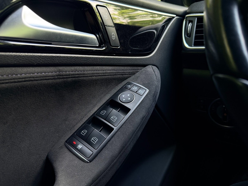 Infiniti Q30 1.6t Sport Aut., Navi, LED, Camera's, Cruise, ECC — photo 15