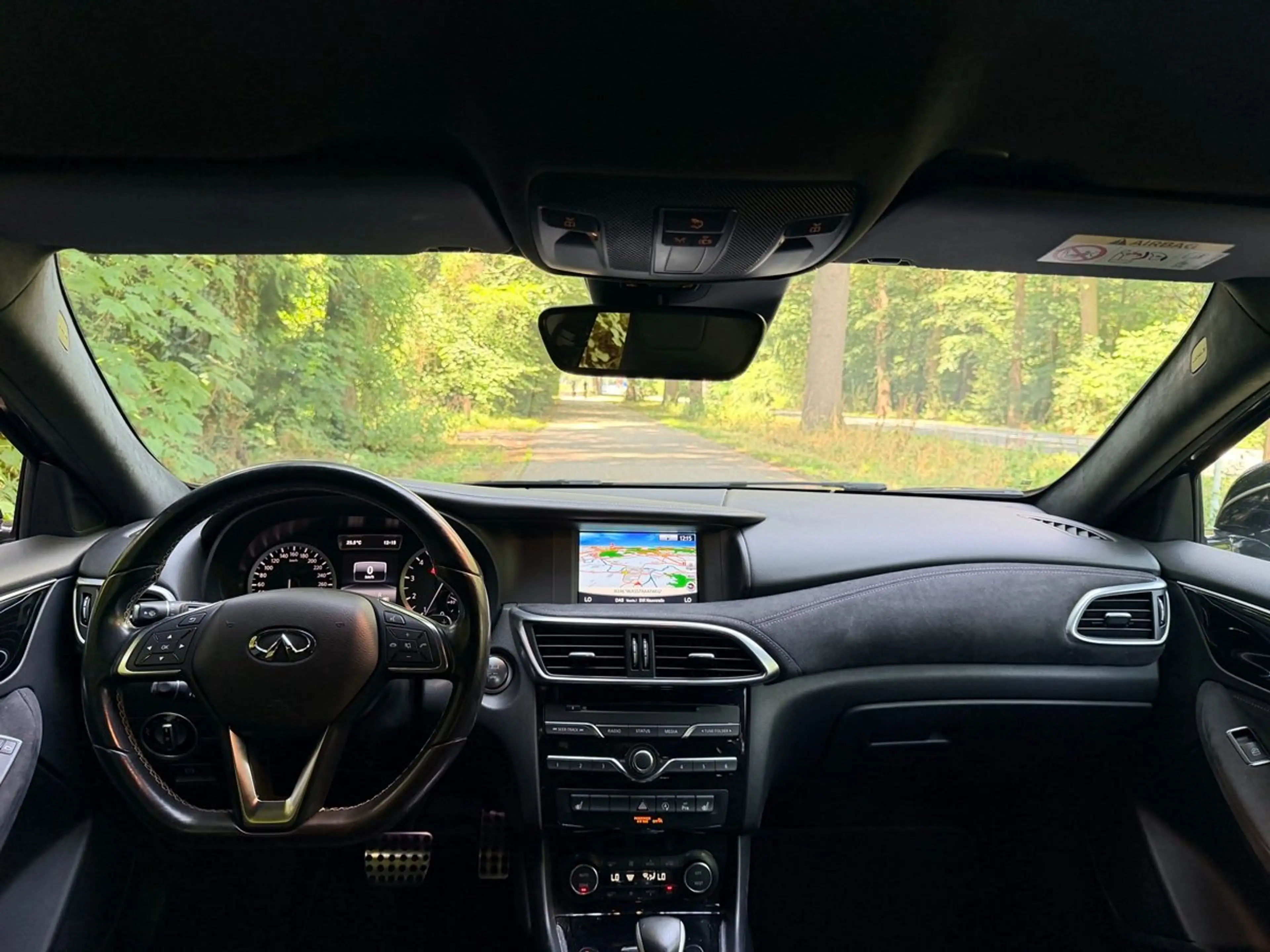 Infiniti Q30 1.6t Sport Aut., Navi, LED, Camera's, Cruise, ECC — photo 12