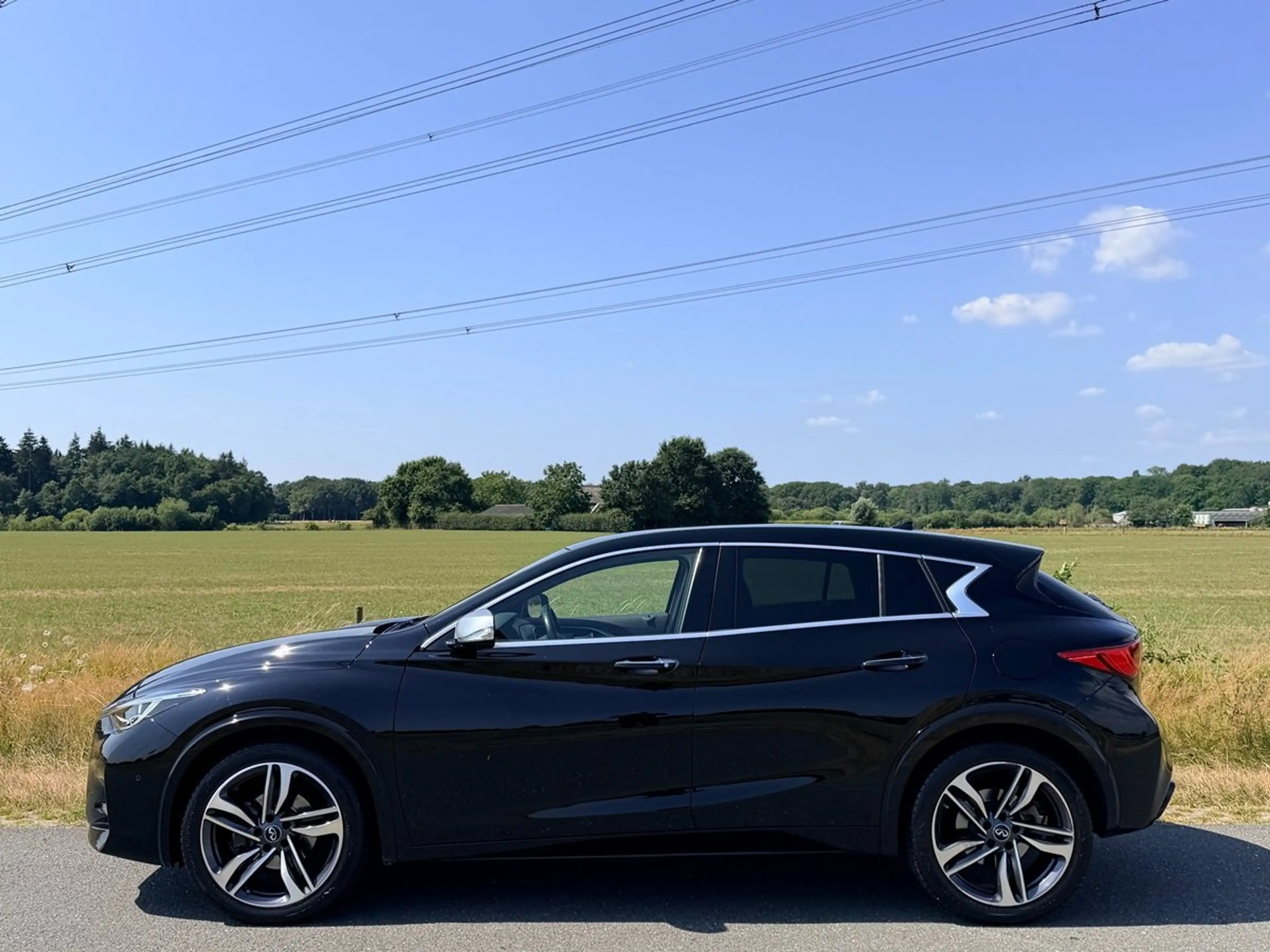 Infiniti Q30 1.6t Sport Aut., Navi, LED, Camera's, Cruise, ECC — photo 3