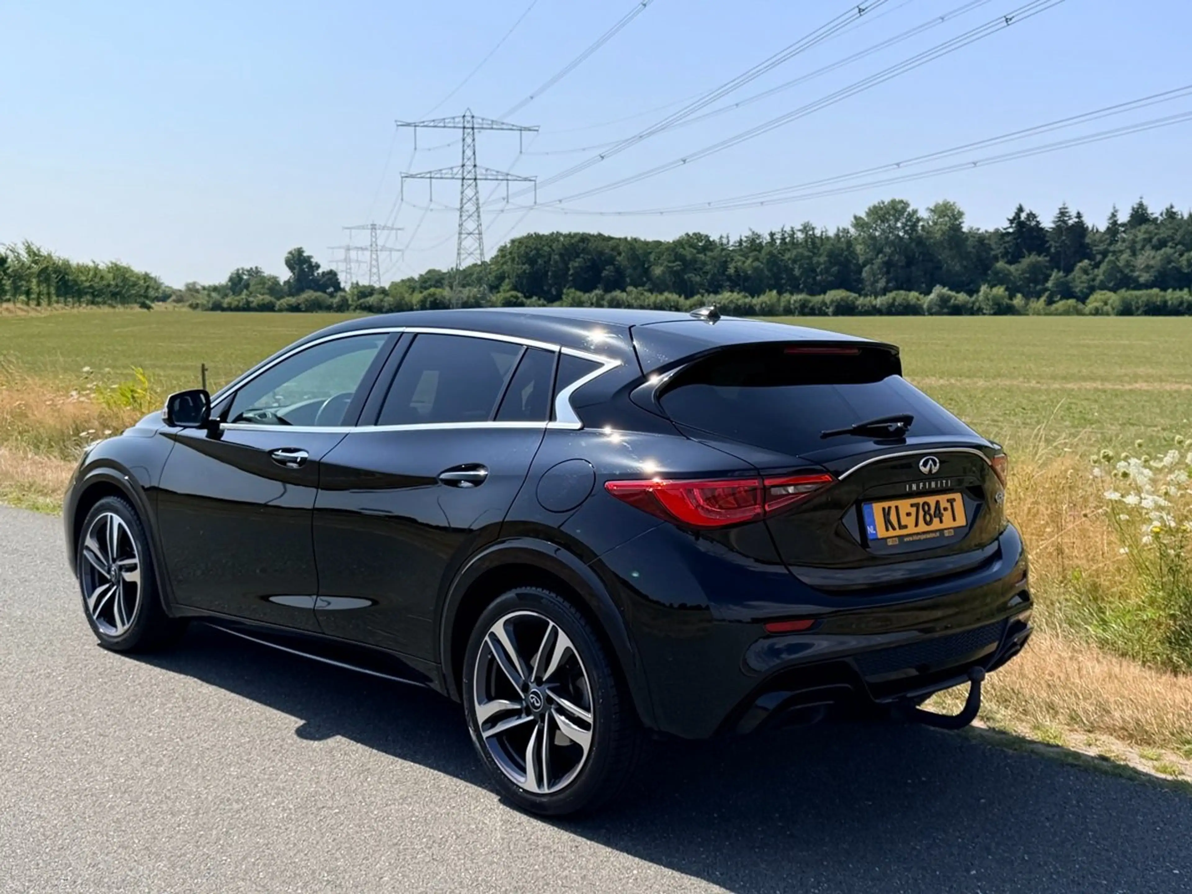 Infiniti Q30 1.6t Sport Aut., Navi, LED, Camera's, Cruise, ECC — photo 4