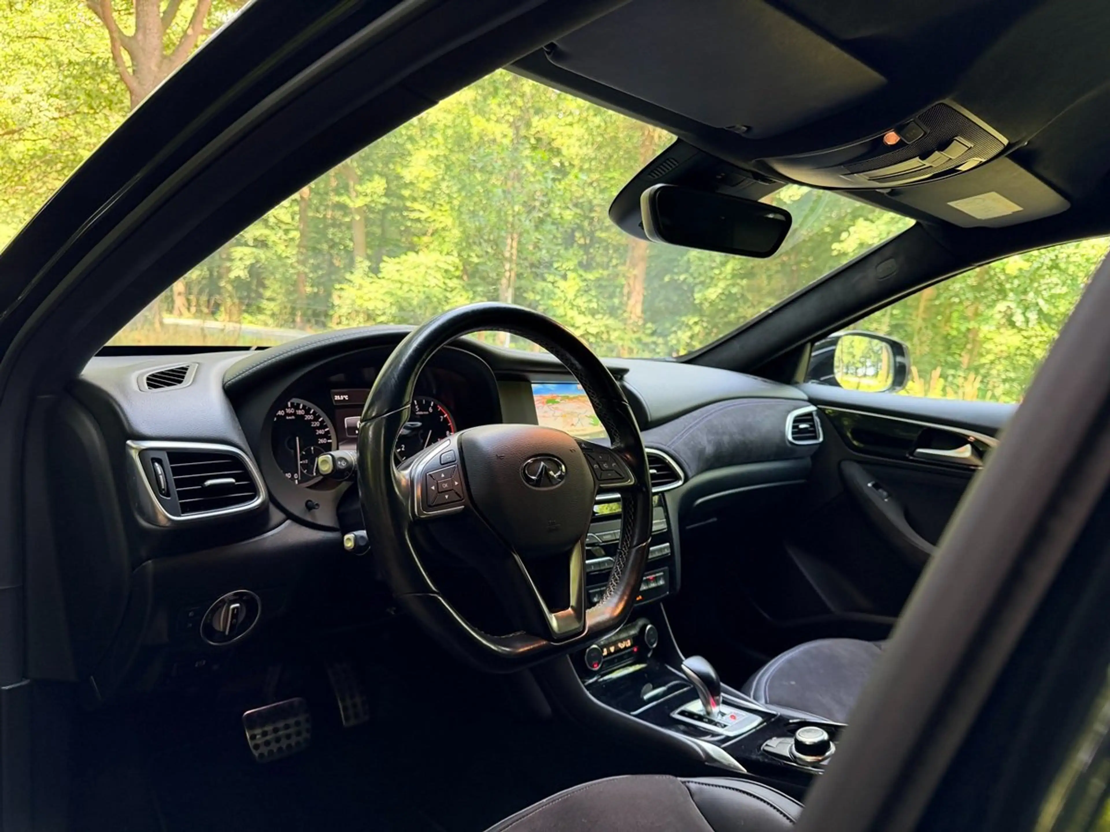 Infiniti Q30 1.6t Sport Aut., Navi, LED, Camera's, Cruise, ECC — photo 10