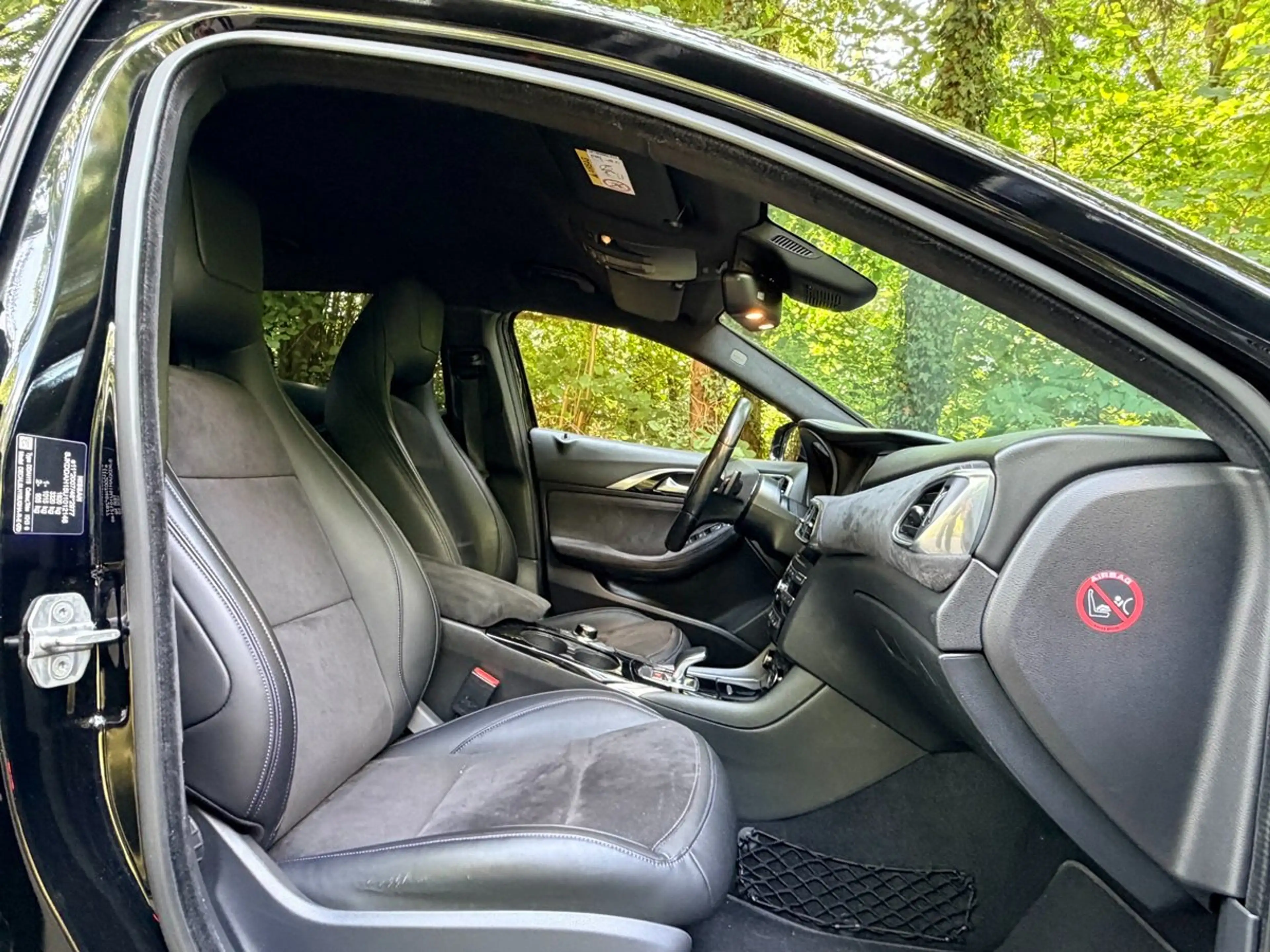 Infiniti Q30 1.6t Sport Aut., Navi, LED, Camera's, Cruise, ECC — photo 14