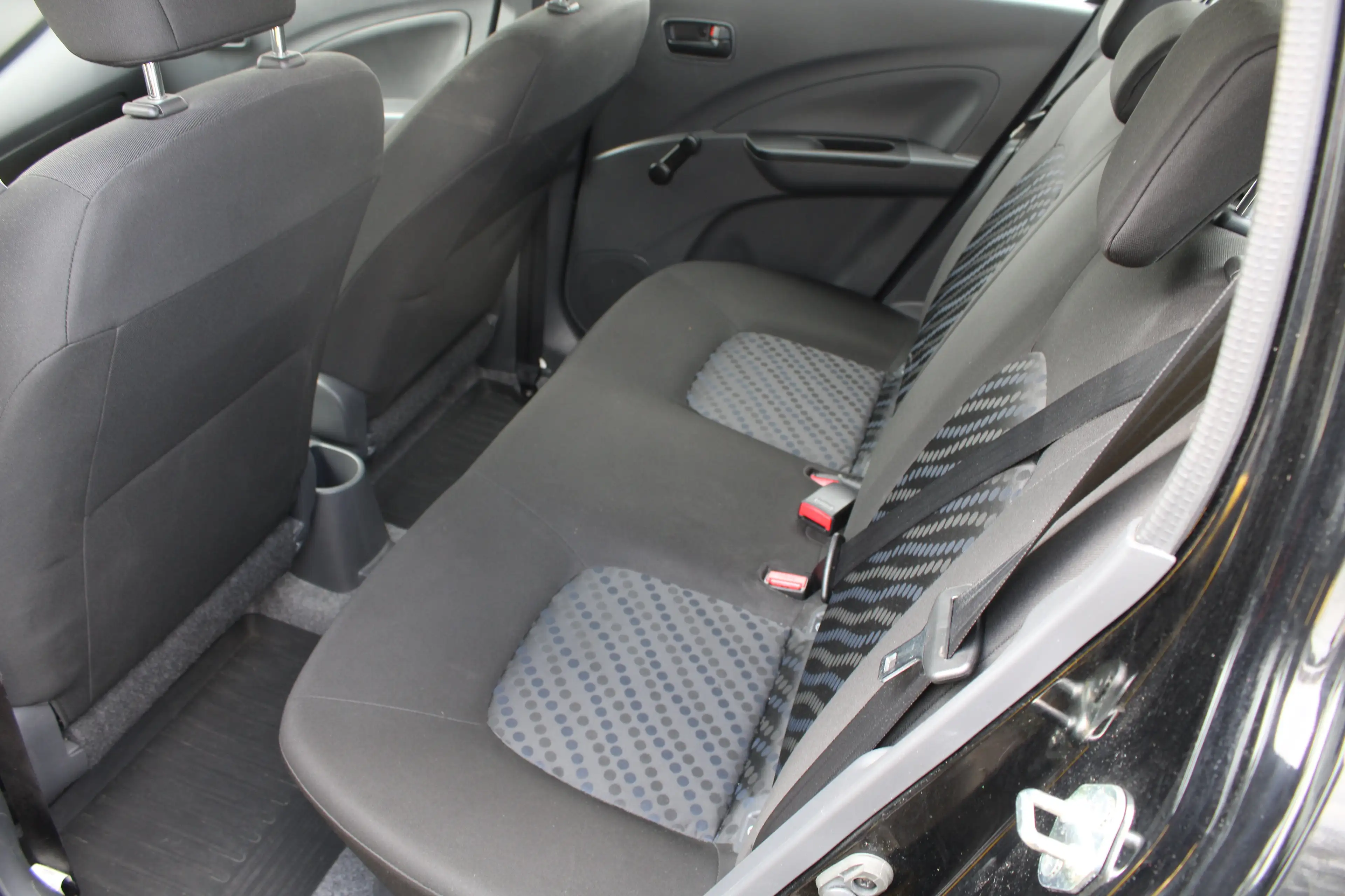 Suzuki Celerio Basis*Automatic*40TKM*HUneu*Allwetter* — photo 12
