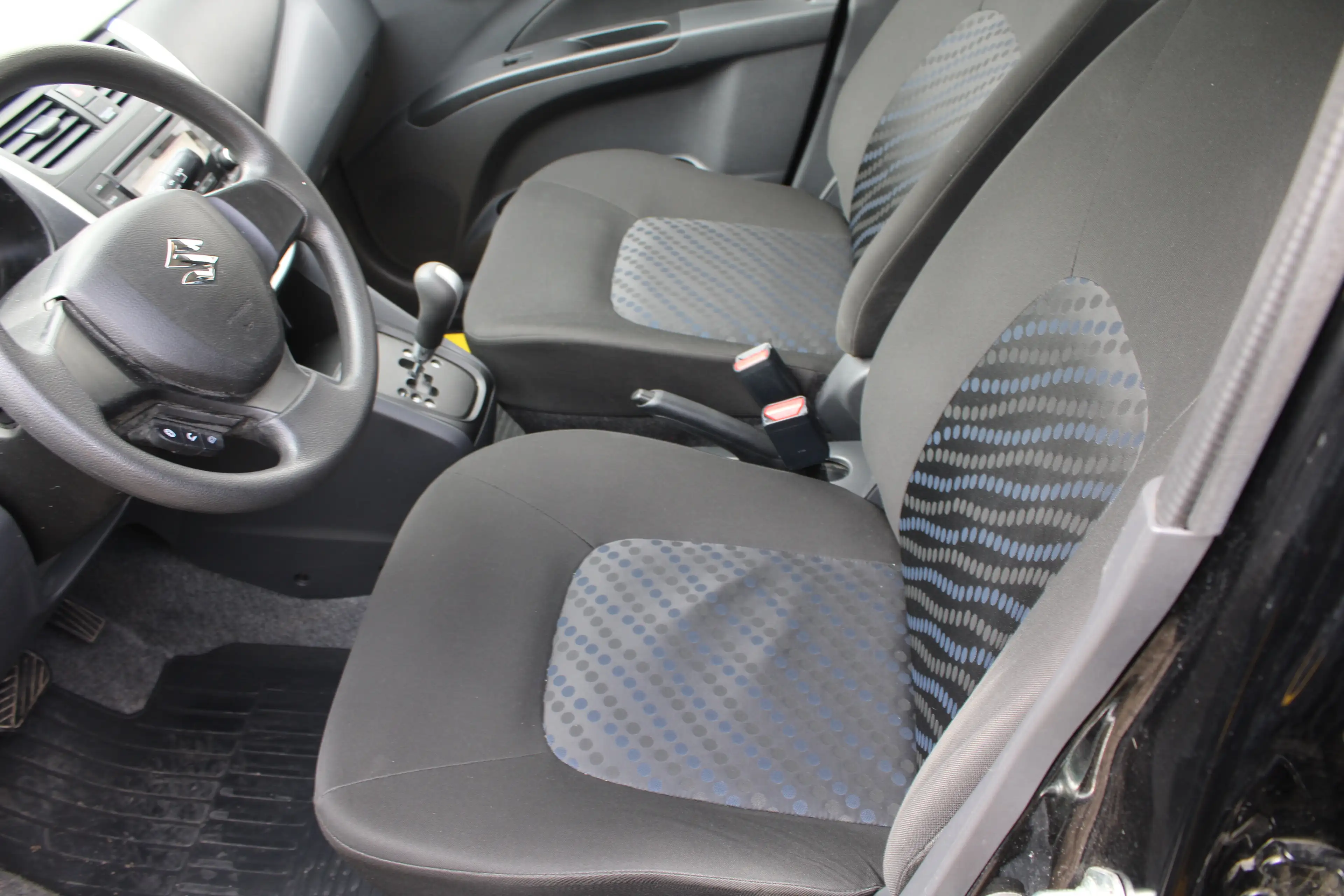 Suzuki Celerio Basis*Automatic*40TKM*HUneu*Allwetter* — photo 9