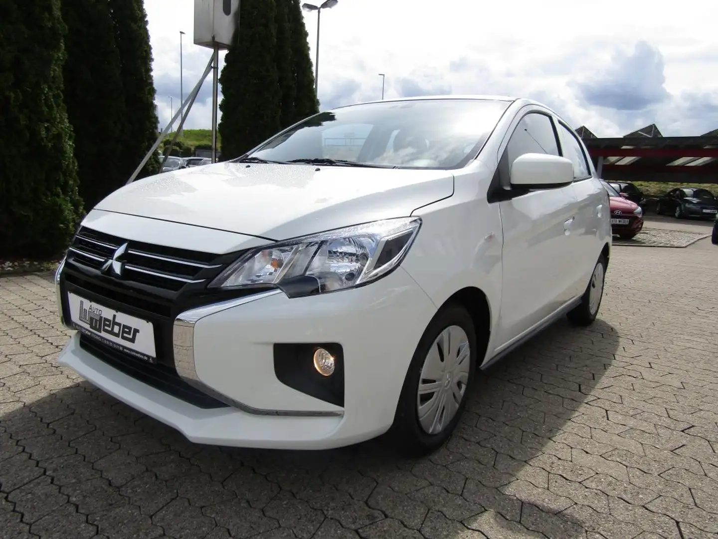 Mitsubishi Space Star (A00) Weiß - 2
