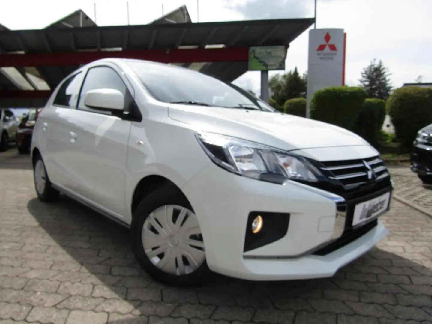 Mitsubishi Space Star (A00) Weiß - 1