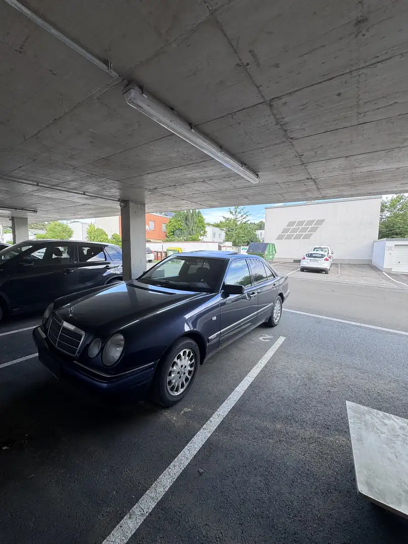 Mercedes-Benz E 240 - 2