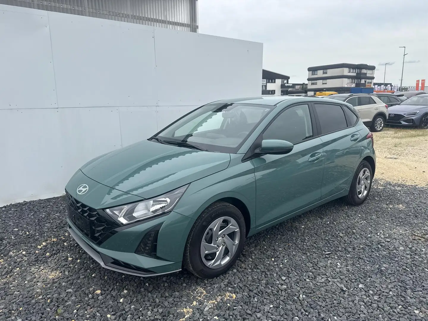 Hyundai i20 COMFORT KLIMAAUTOAMTIK SHZ NAVI RFK PDC 1.0 T-G... Grün - 1