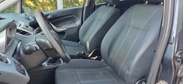 Ford Fiesta view 3
