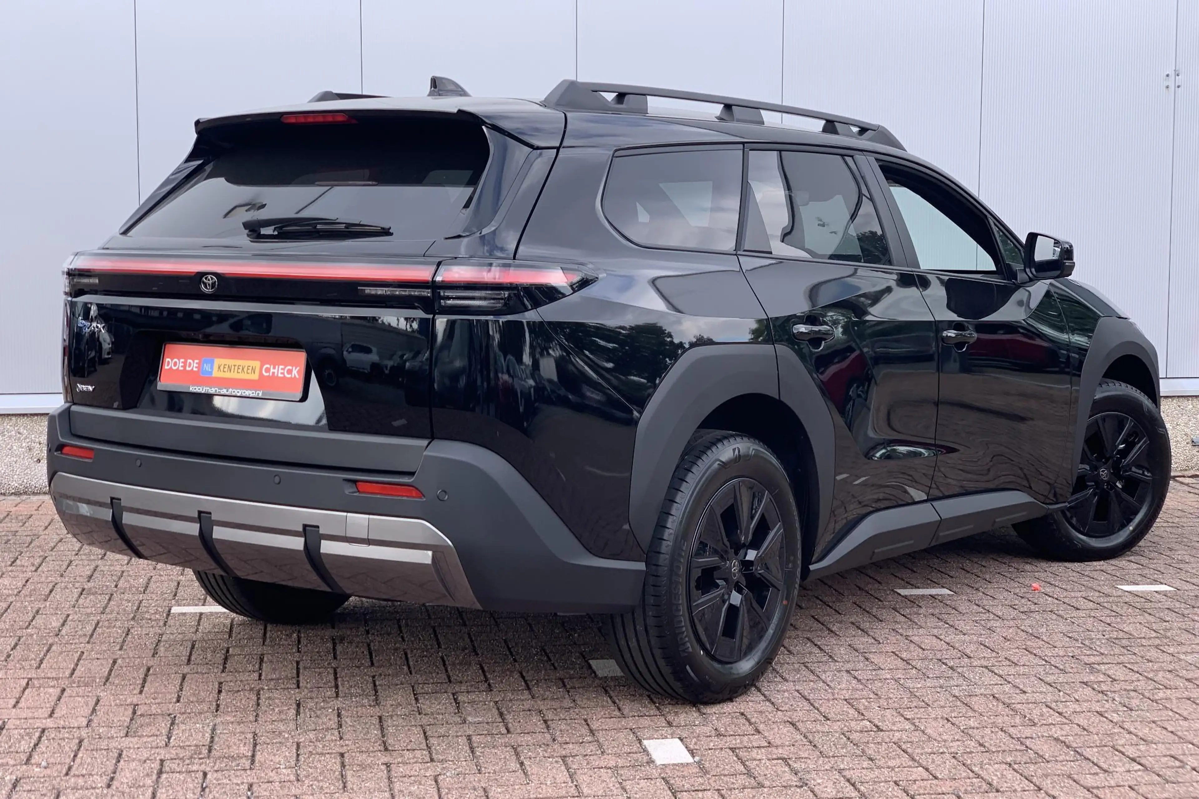 Toyota bZ4X Touring Dynamic 75 kWh / Nu €3.000,- inruilpremie! — photo 2