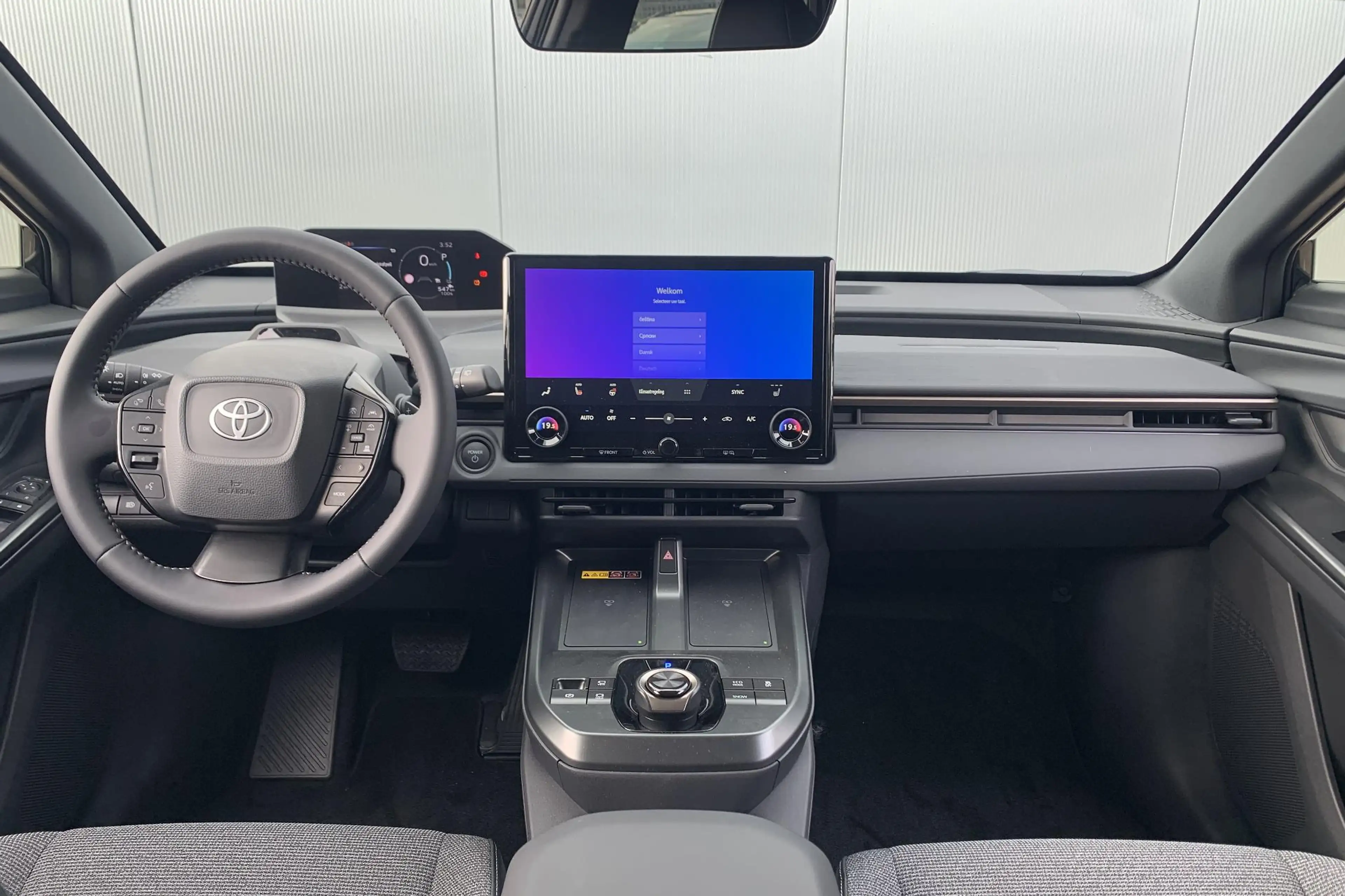Toyota bZ4X Touring Dynamic 75 kWh / Nu €3.000,- inruilpremie! — photo 9