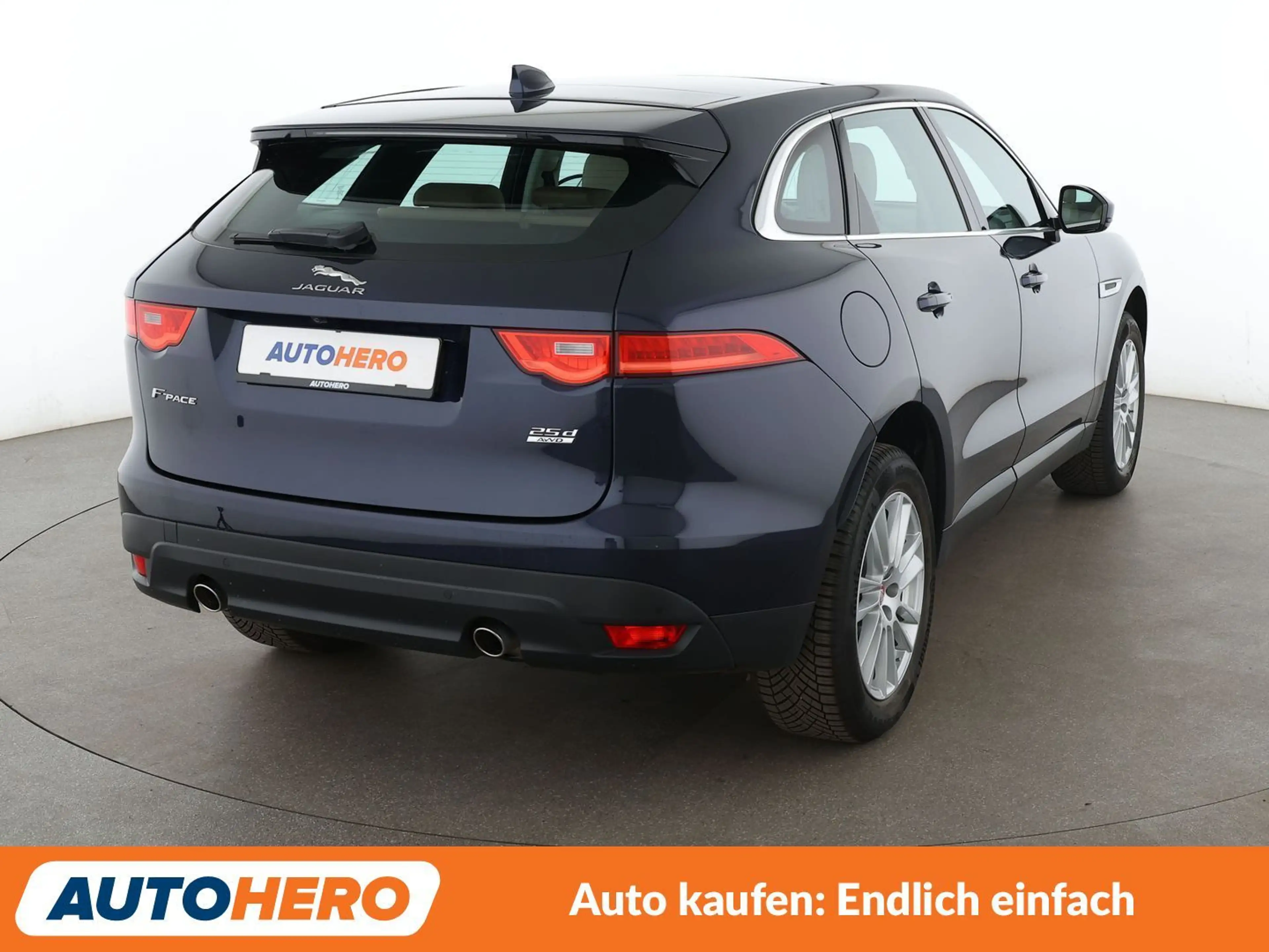 Jaguar F-Pace 25d Prestige AWD Aut*NAVI*XENON*TEMPO*CAM*PDC*SHZ* — photo 6