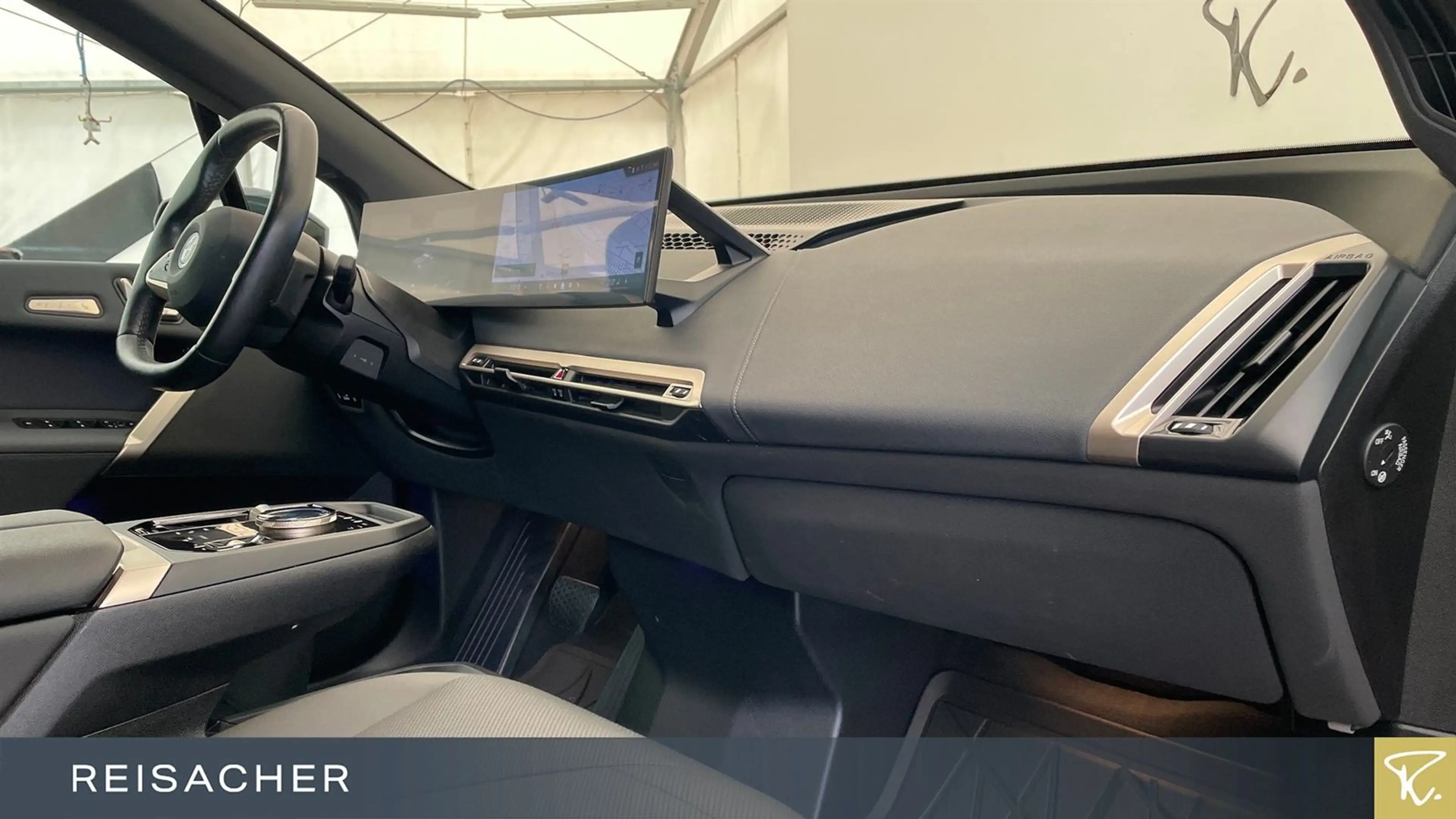 BMW iX xDrive40 Sportpaket AHK LCPro ACC 360° 21"LM — photo 14