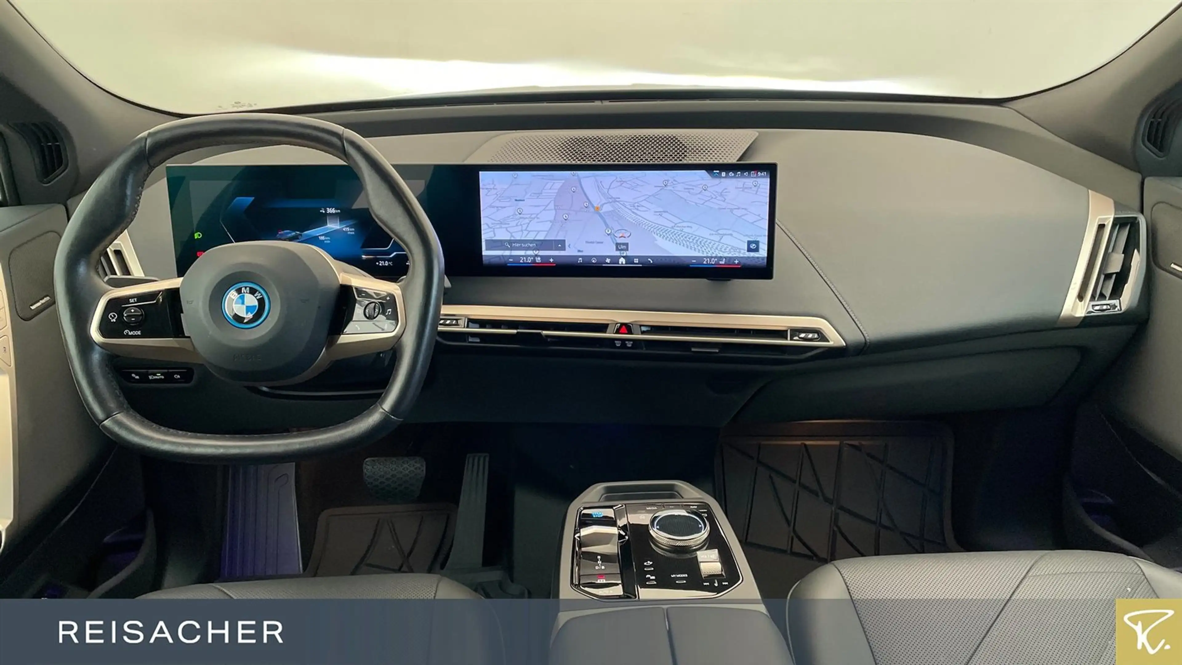 BMW iX xDrive40 Sportpaket AHK LCPro ACC 360° 21"LM — photo 6