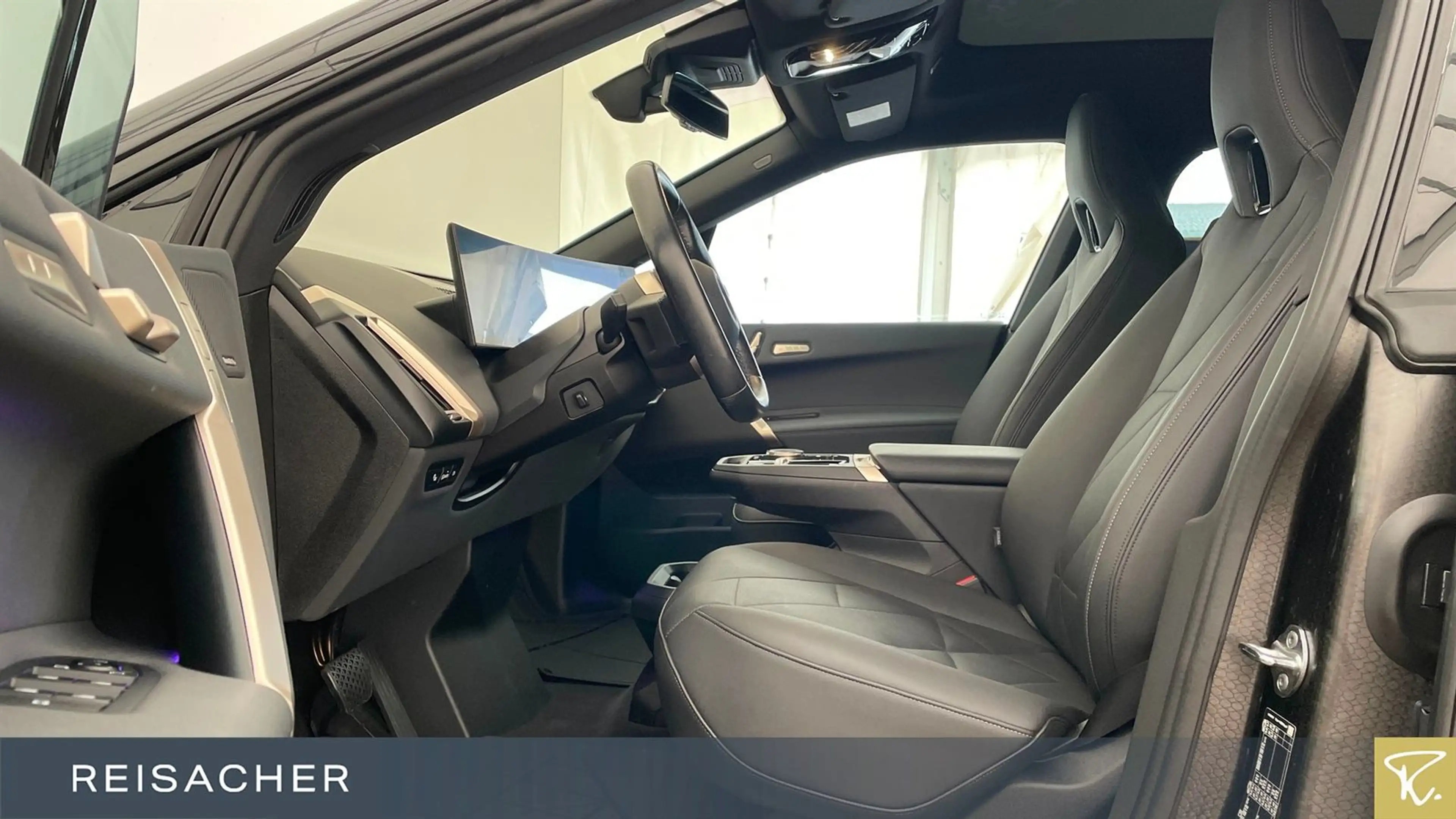 BMW iX xDrive40 Sportpaket AHK LCPro ACC 360° 21"LM — photo 8
