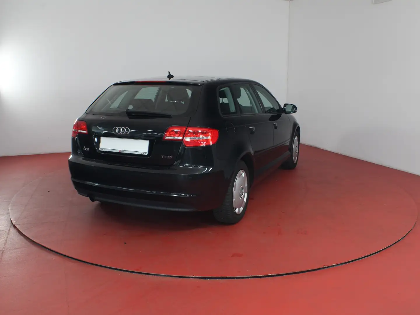 Audi A3 Sportback Attraction 1.2 TFSI TÜV bis 05/2027 Xen Schwarz - 2