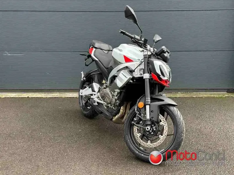 Aprilia Tuono - foto 2