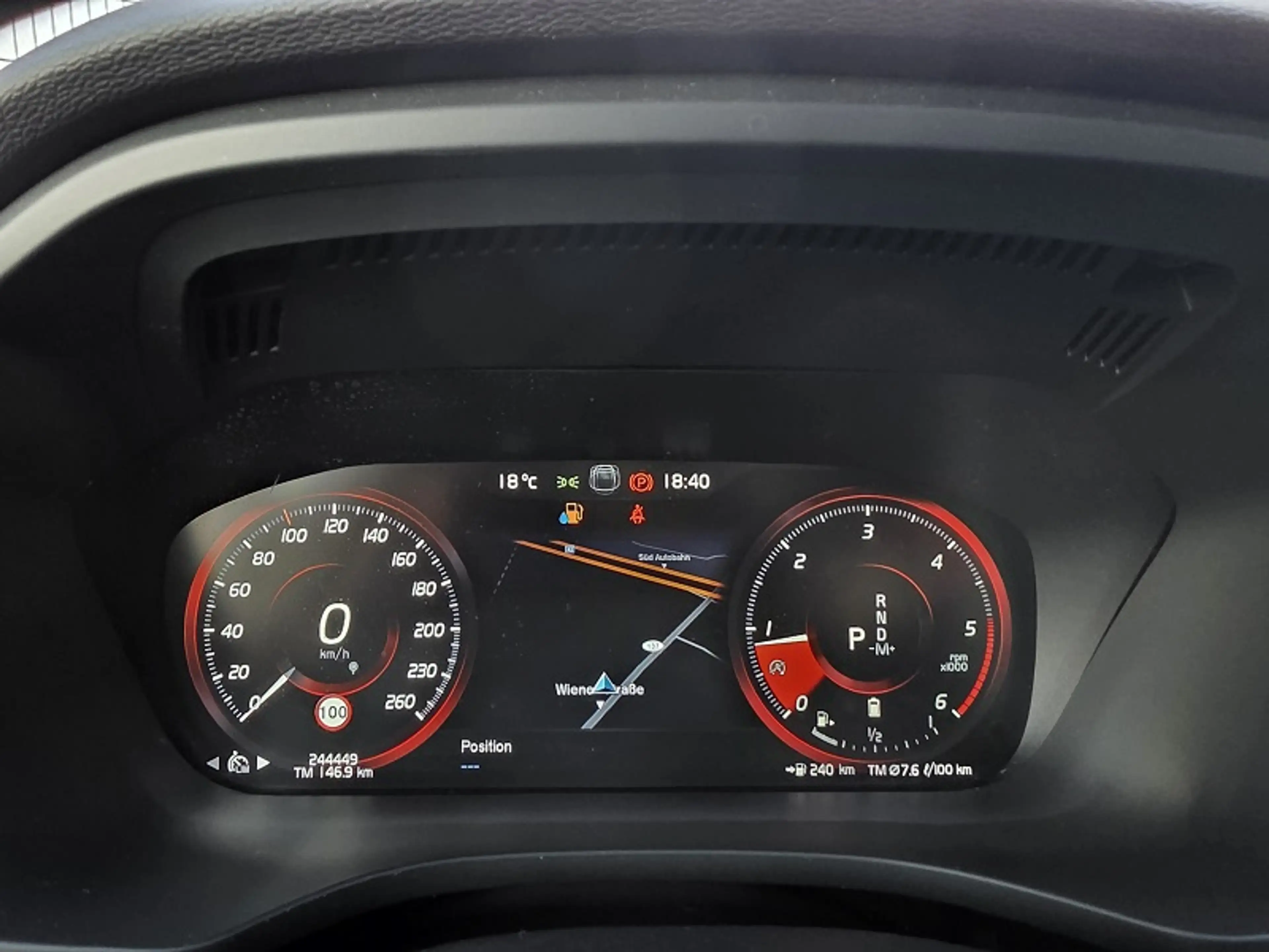Volvo XC60 XC60 B5 R-Design AWD Geartronic — photo 14