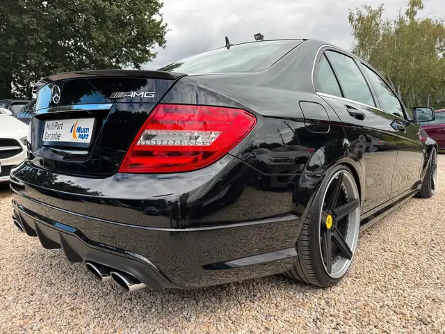 Mercedes-Benz C 63 Amg view 4