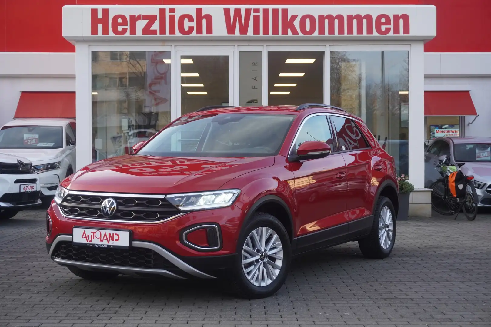Volkswagen T-Roc 1.0 Life LED Navi Standheizung AHK PDC Rood - 2