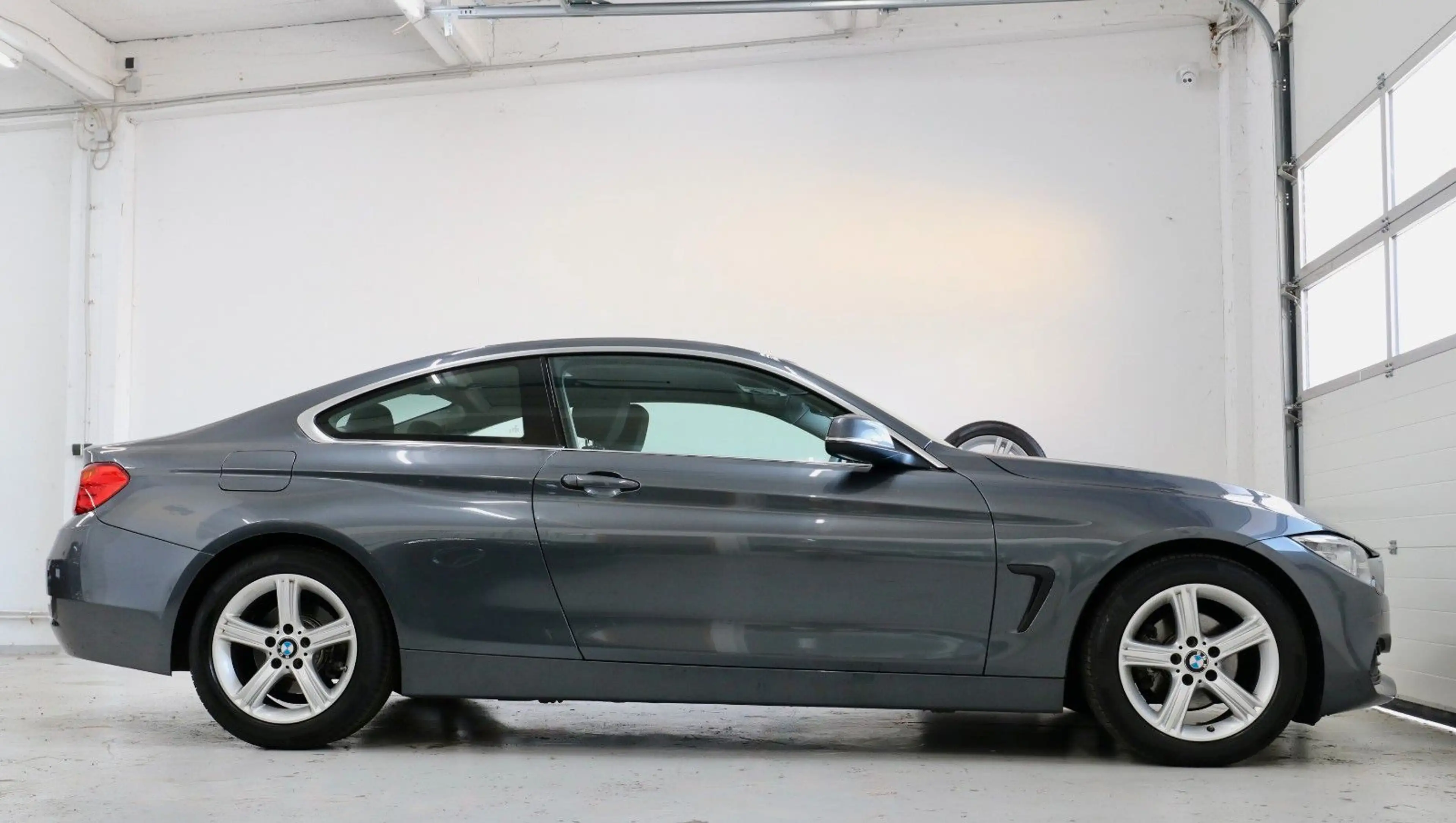 BMW 420 i Sport L. Navi Xenon Sitzh. PDC Wenig Km. — photo 4
