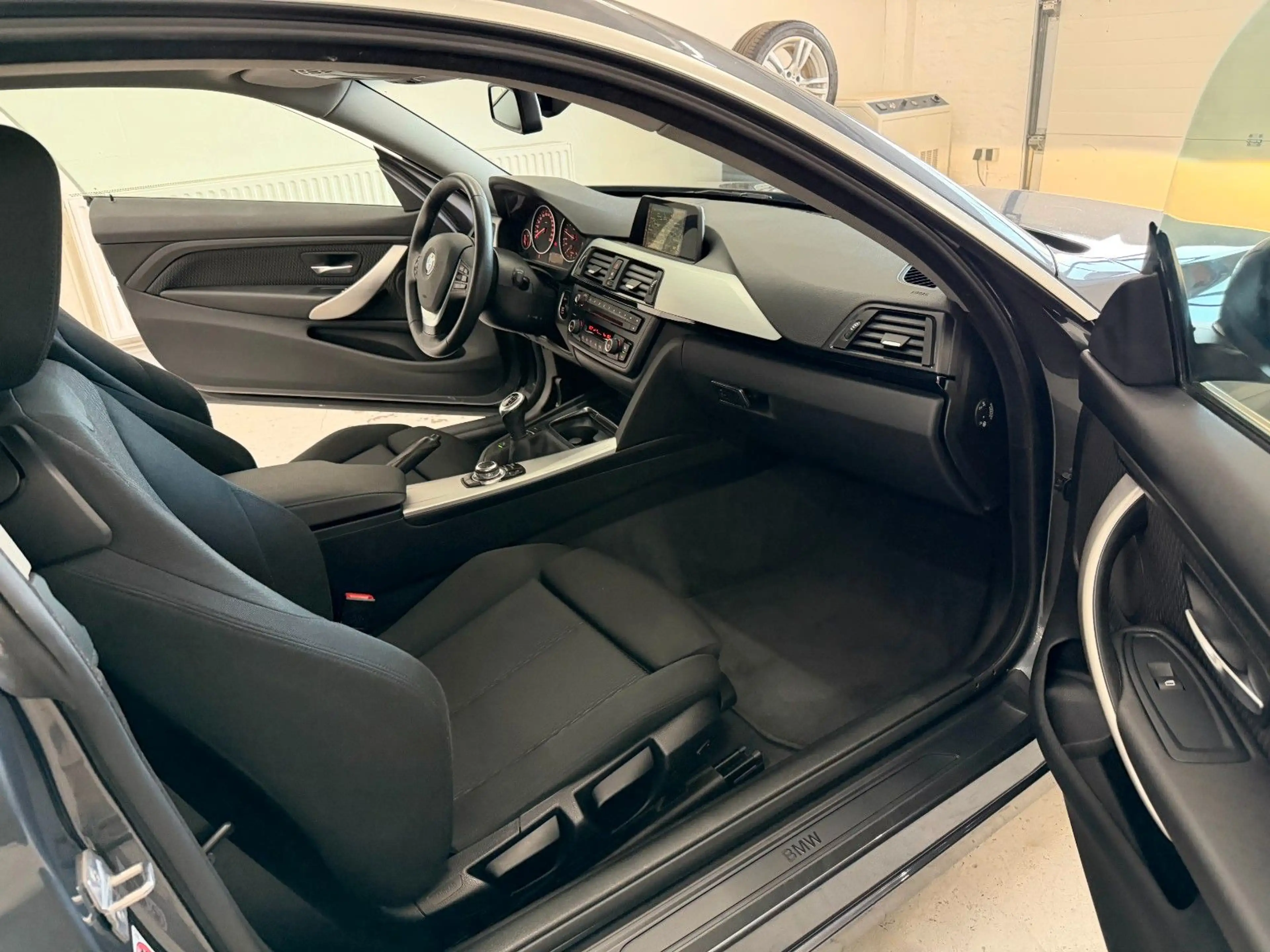 BMW 420 i Sport L. Navi Xenon Sitzh. PDC Wenig Km. — photo 14