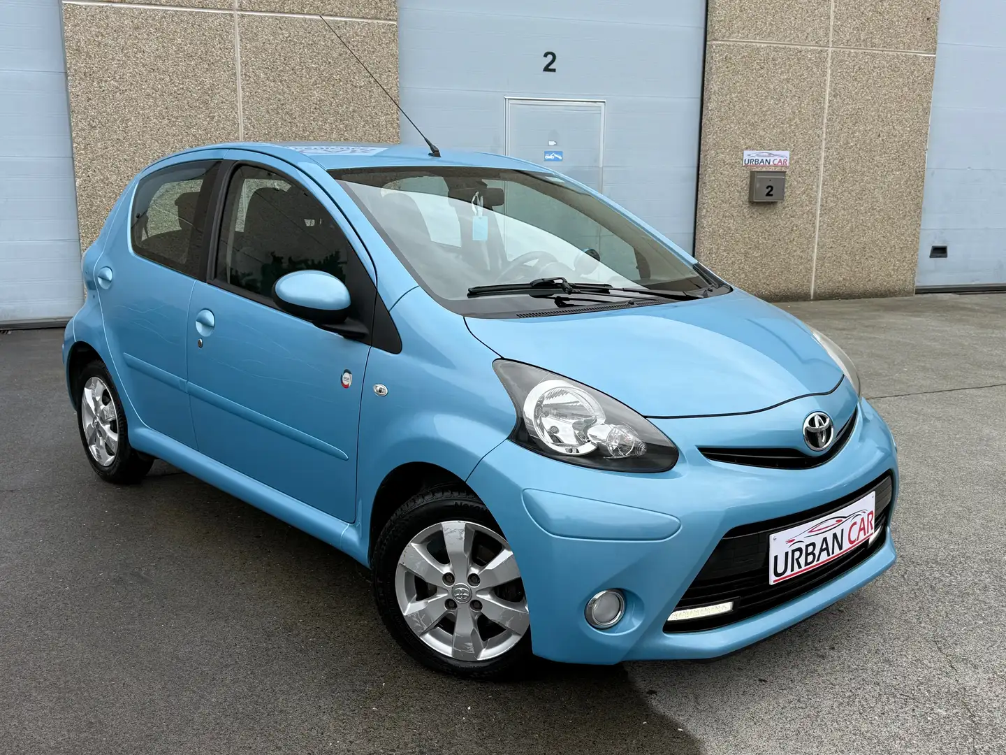Toyota Aygo Aygo 1.0i VVT-i x-clusiv M/M Bleu - 2