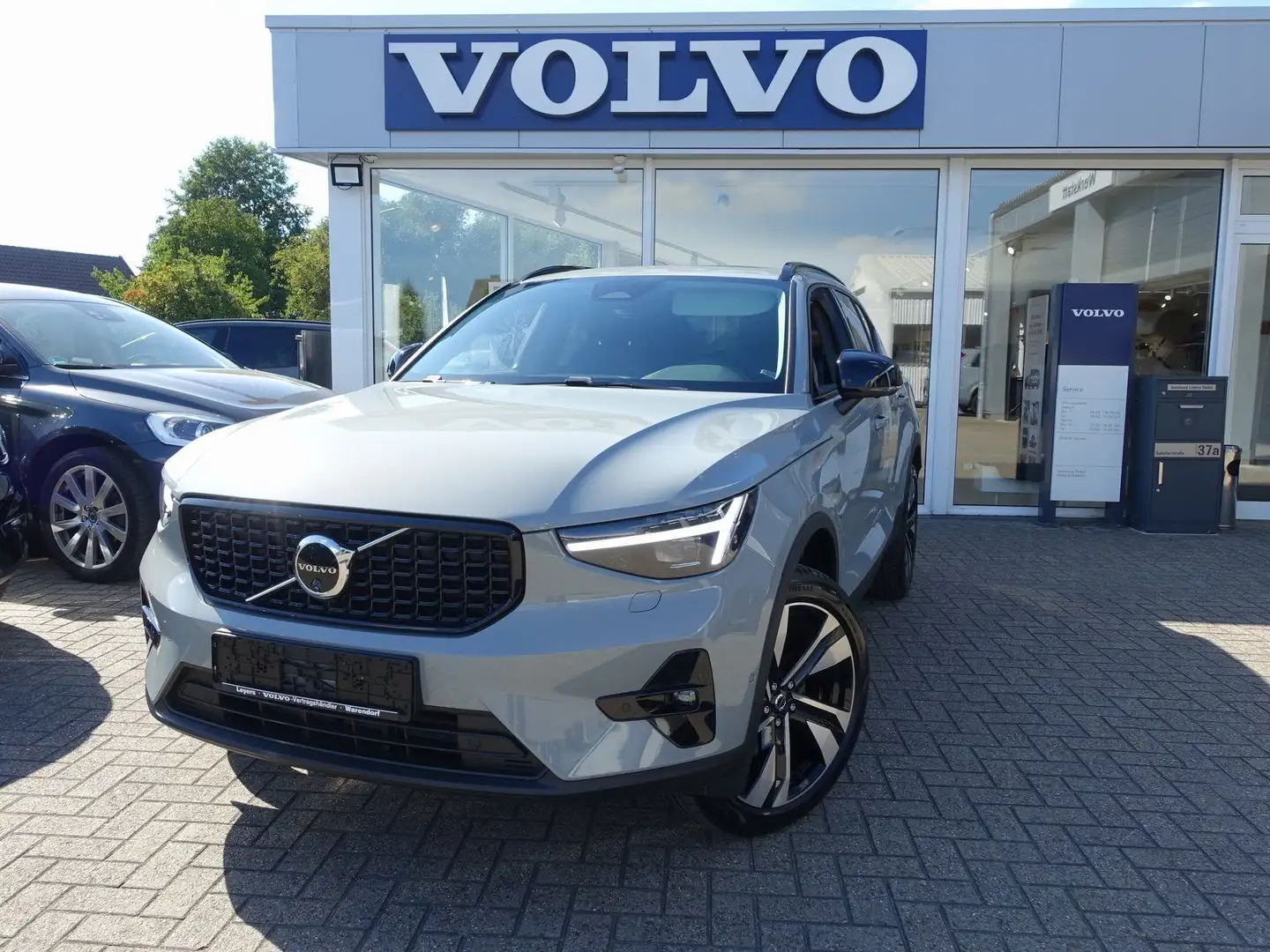 Volvo XC40 Ultra B4 Dark/360°/H&K/BLIS/Memory/Pano Grey - 1