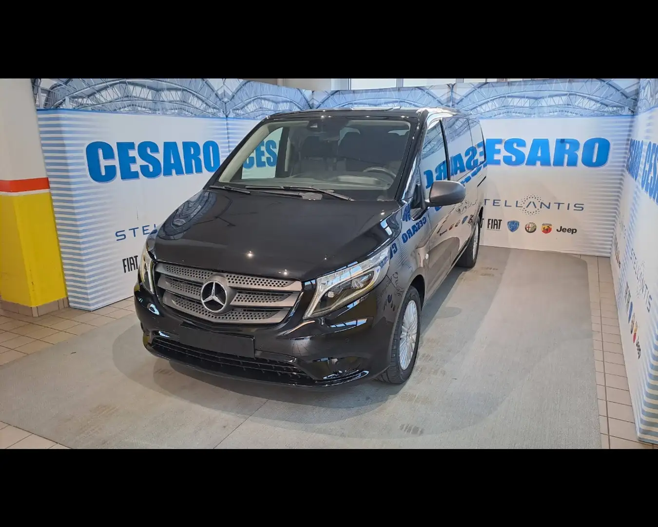 Mercedes-Benz Vito 114 cdi long tourer pro auto my19 Schwarz - 2