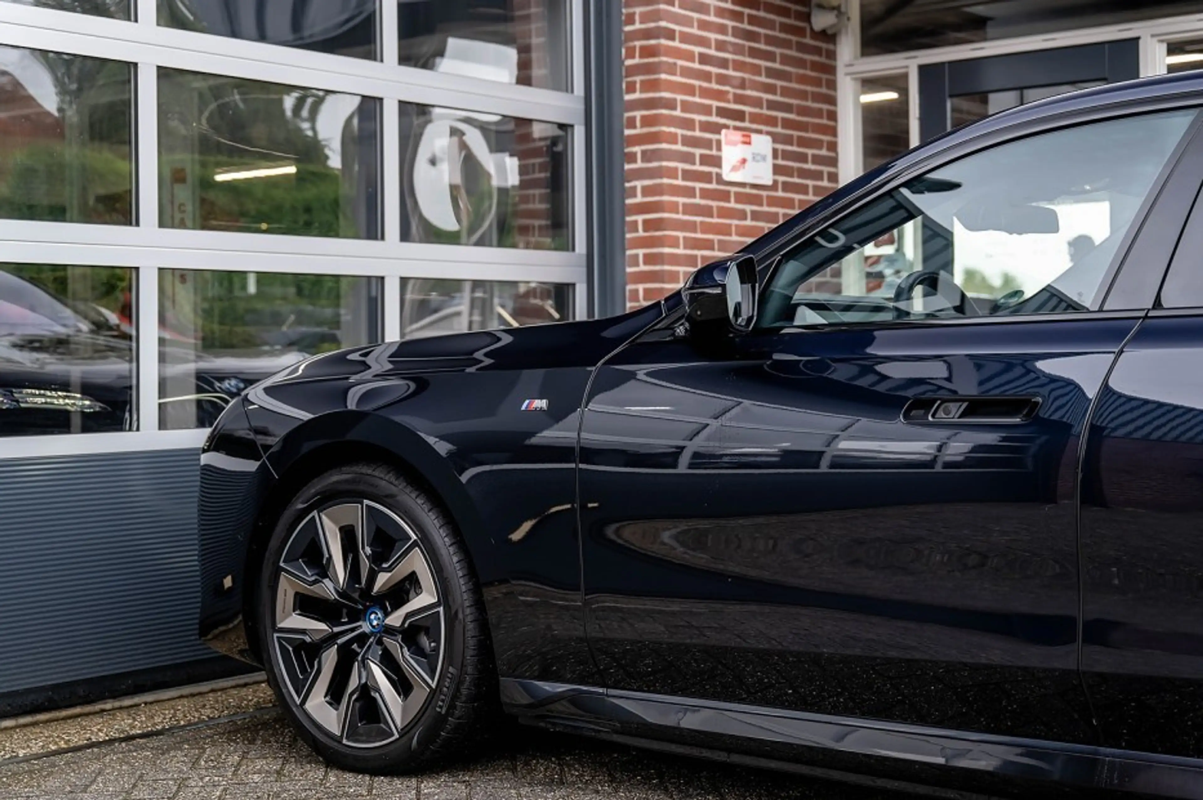 BMW i7 xDrive60 M Sport | Executive Lounge | Fond Enterta — photo 9