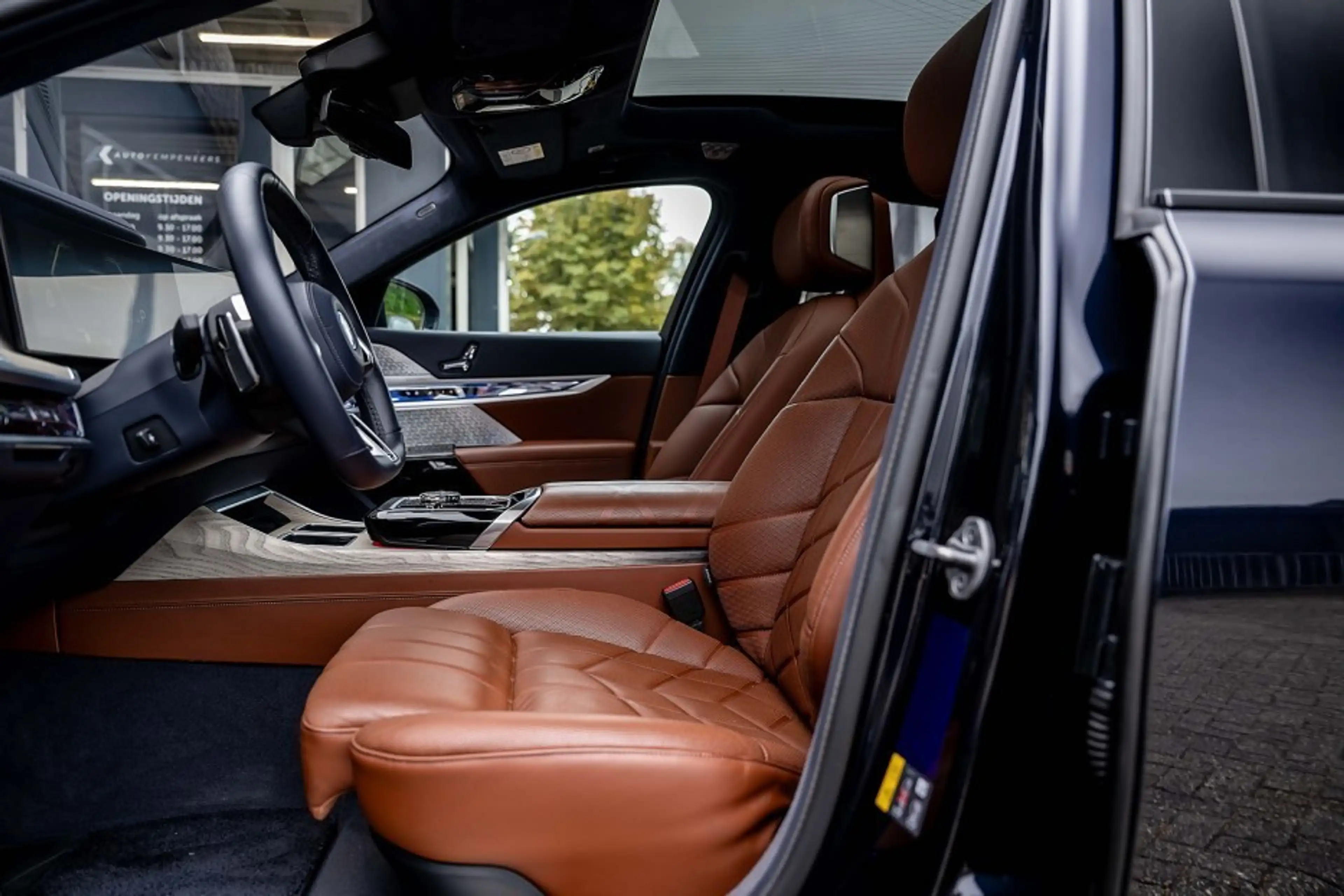 BMW i7 xDrive60 M Sport | Executive Lounge | Fond Enterta — photo 14