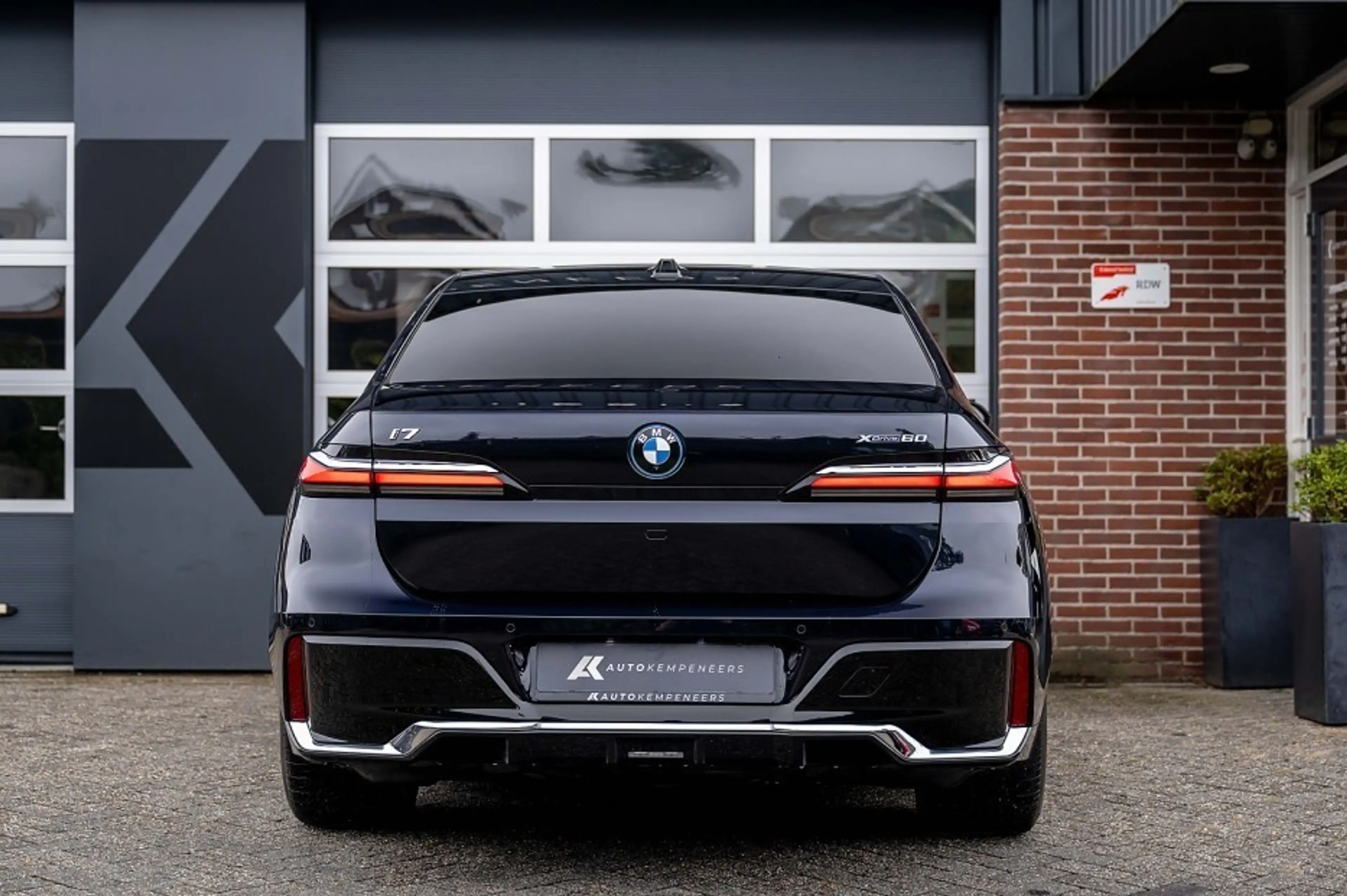 BMW i7 xDrive60 M Sport | Executive Lounge | Fond Enterta — photo 4
