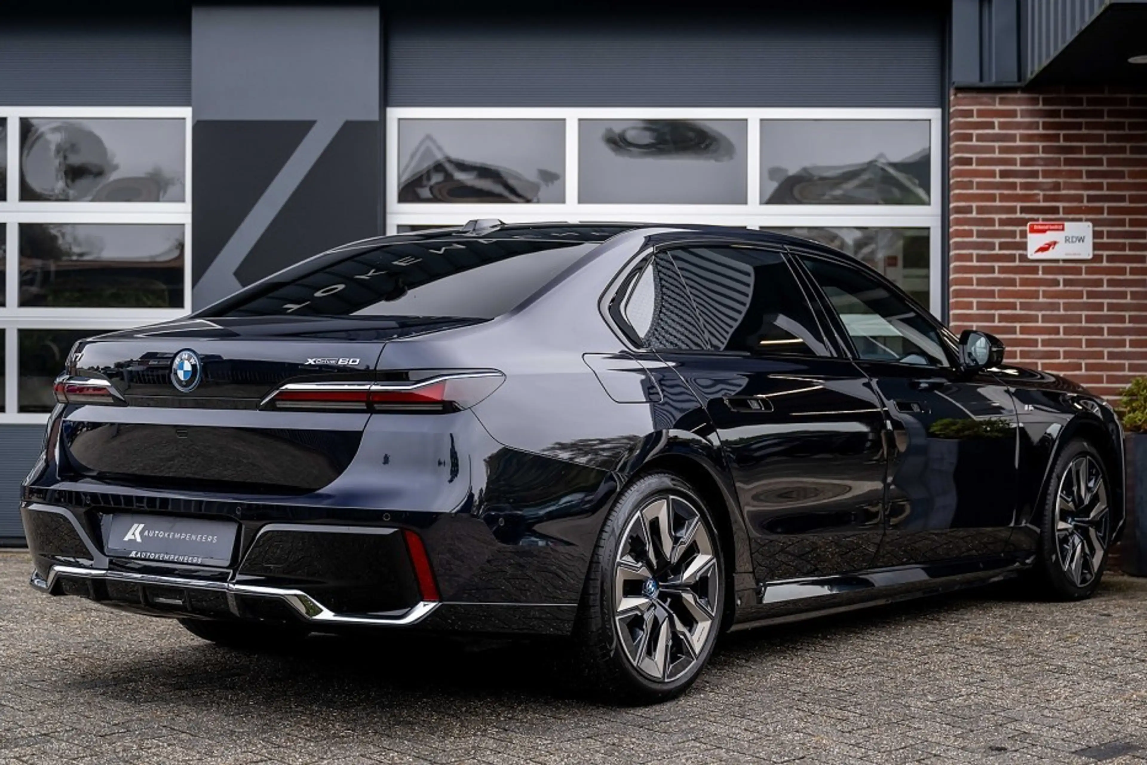 BMW i7 xDrive60 M Sport | Executive Lounge | Fond Enterta — photo 3