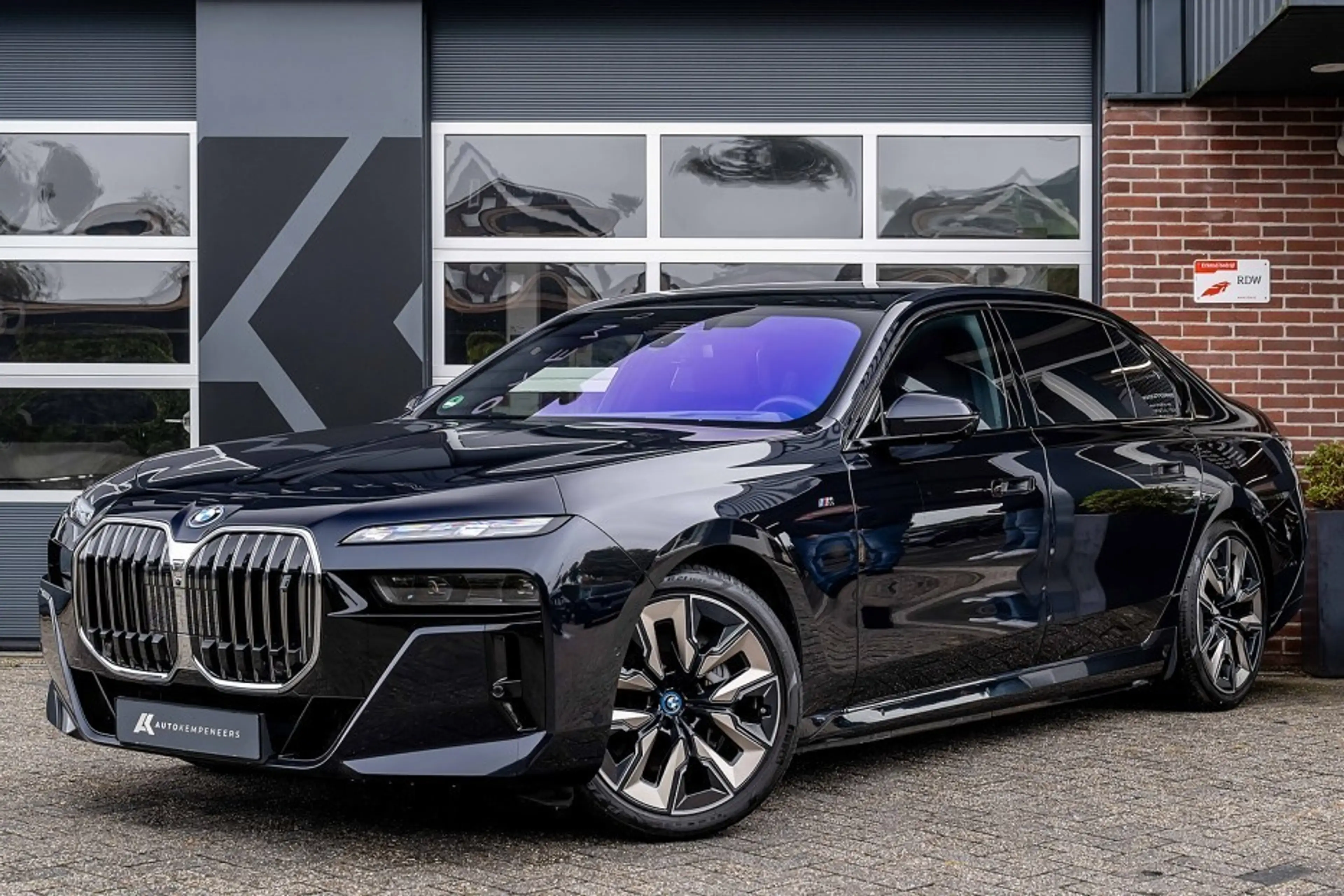 BMW i7 xDrive60 M Sport | Executive Lounge | Fond Enterta