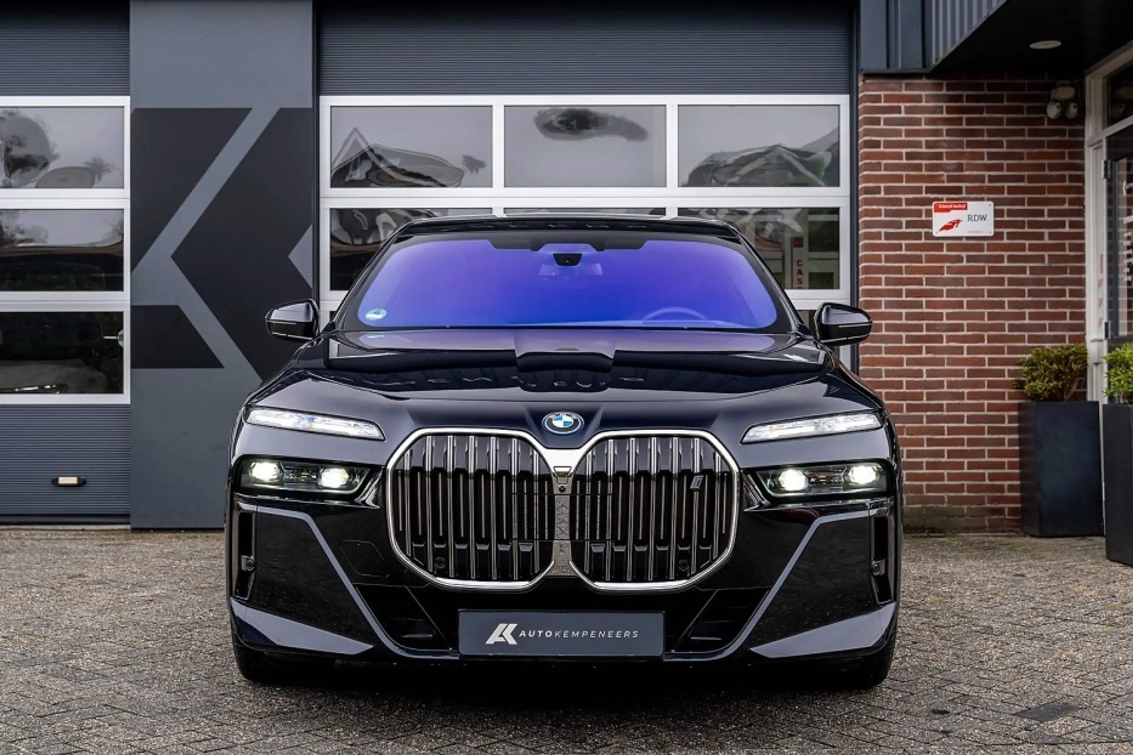 BMW i7 xDrive60 M Sport | Executive Lounge | Fond Enterta — photo 2
